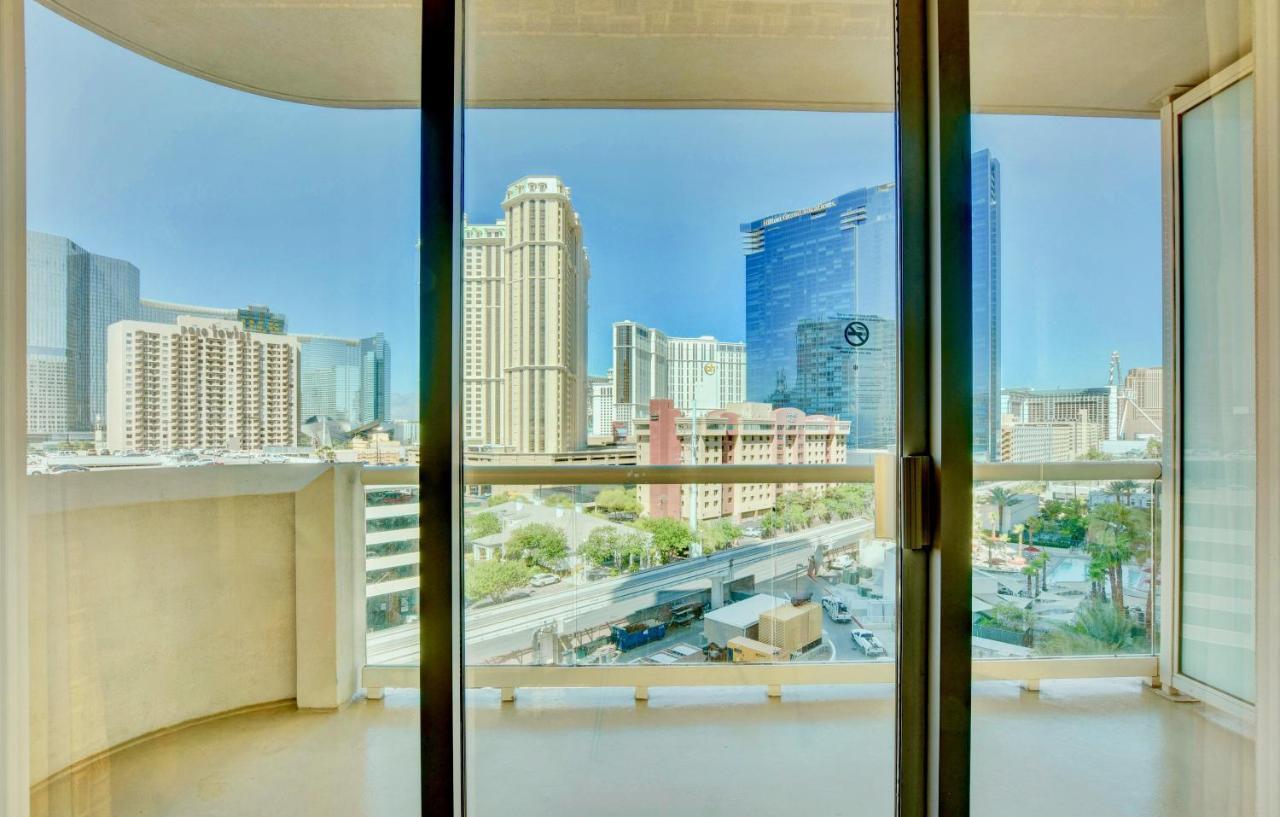 Strip View Balcony Suites - No Fee !