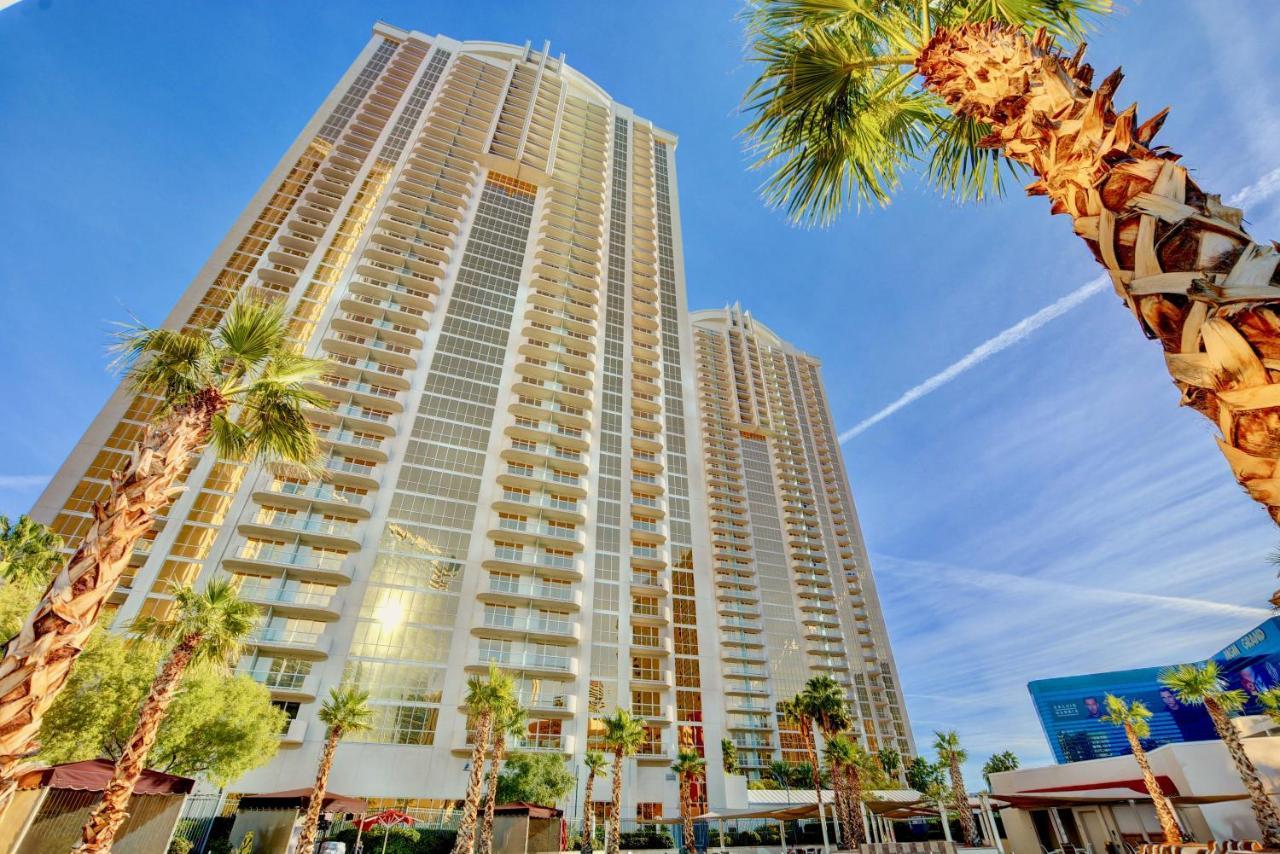 Strip View Balcony Suites - No Fee ! Apartment Las Vegas
