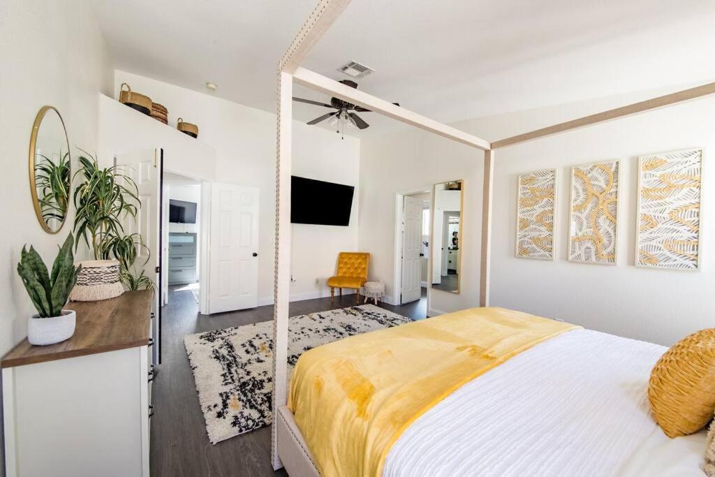 Ferienhaus Gorgeous Away From 3 Bed 3 Bath W/ Pool