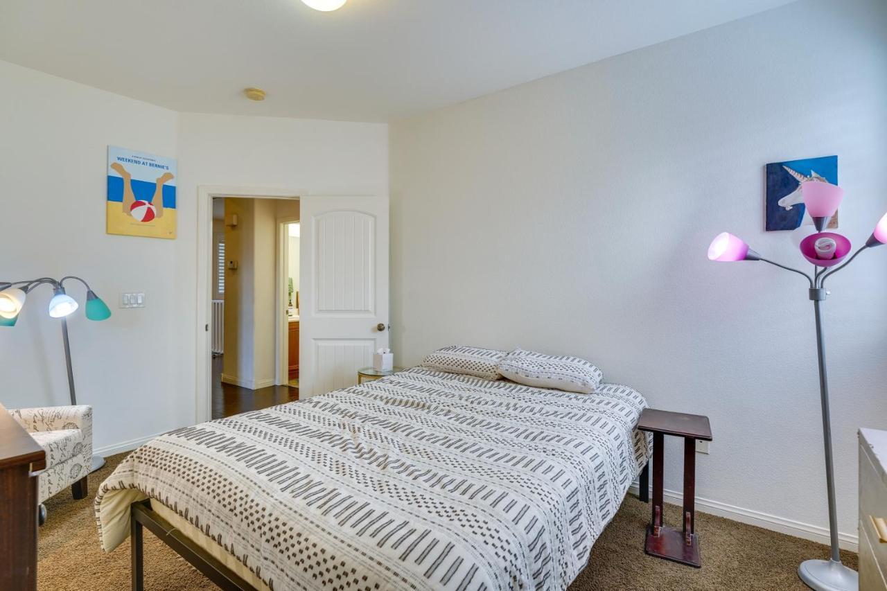 Serene Vegas With Heated Pool Near Strip! Holiday home