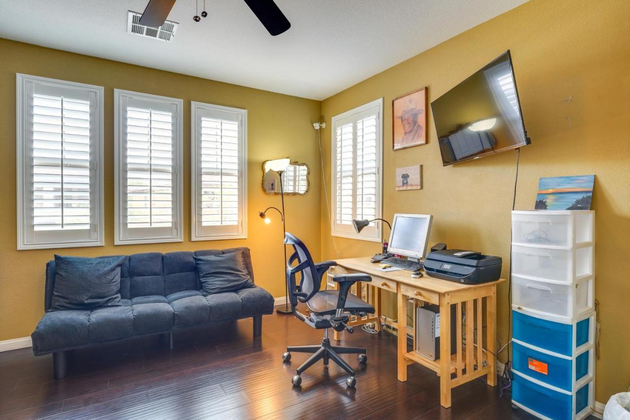 Holiday home Serene Vegas With Heated Pool Near Strip! *