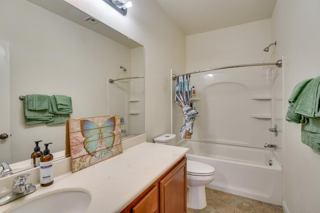 Holiday home Serene Vegas With Heated Pool Near Strip! Las Vegas