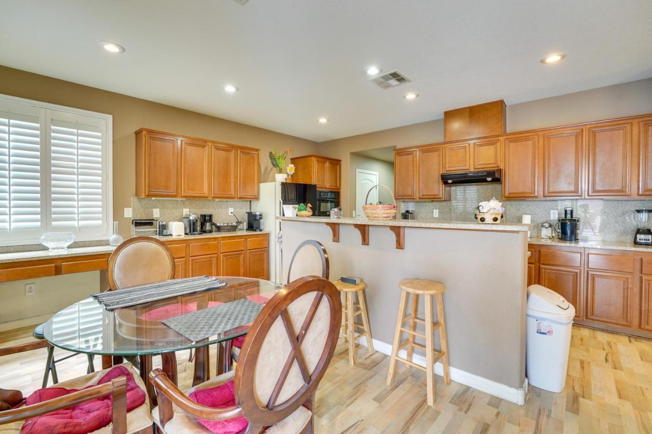 Holiday home Serene Vegas With Heated Pool Near Strip! *