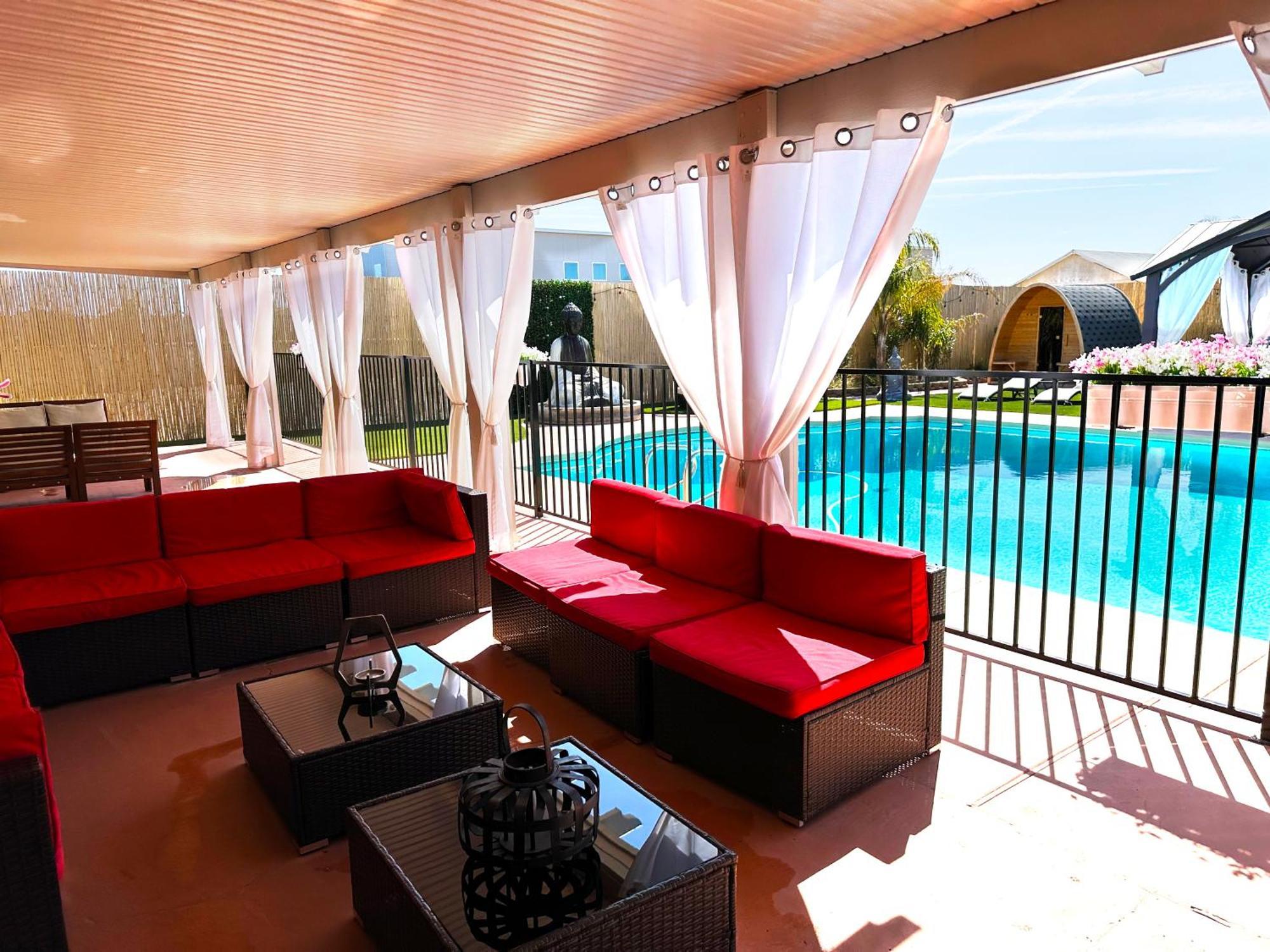 Buddha Mansion Luxury - 8br Modern, Hottub, Huge Pool, Sauna, Bbq Grill, Game * Las Vegas