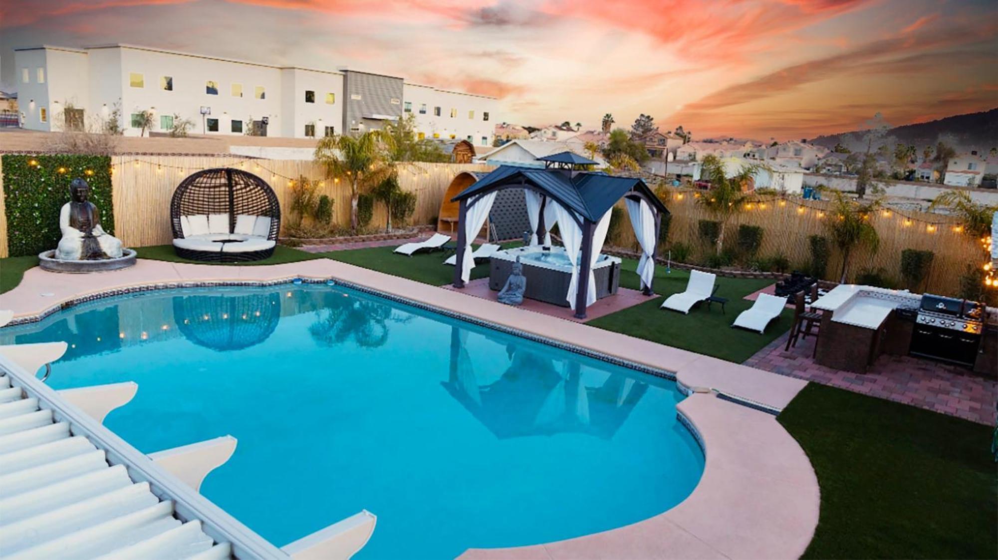 Holiday home Buddha Mansion Luxury - 8br Modern, Hottub, Huge Pool, Sauna, Bbq Grill, Game