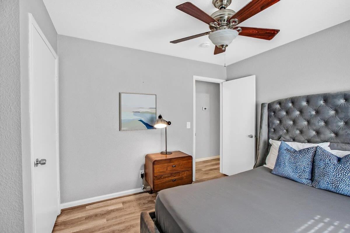 Casa vacanze 3br, 1 Story W Hot Tub, Grill, Sleeps 6 *