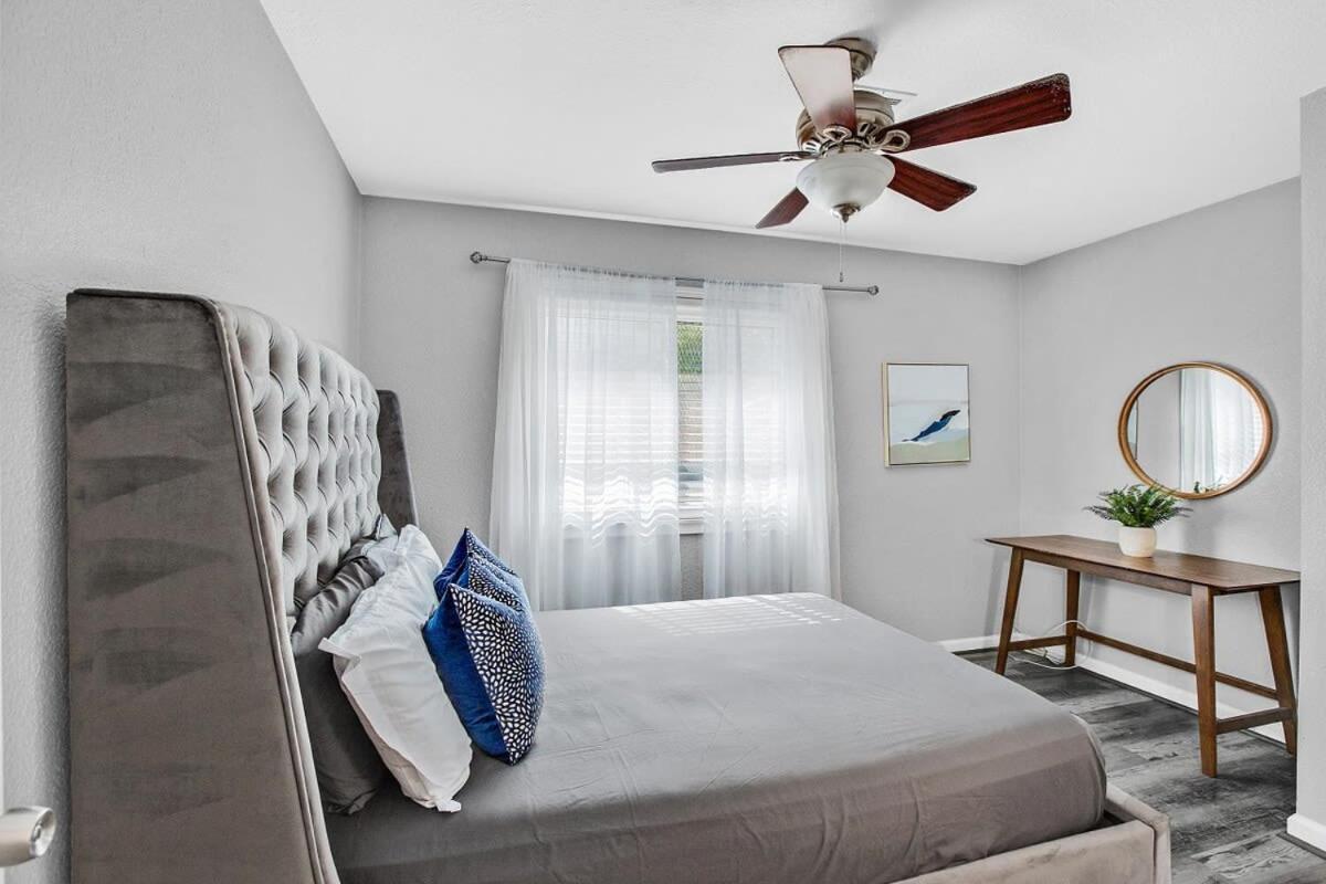Casa vacanze 3br, 1 Story W Hot Tub, Grill, Sleeps 6 *