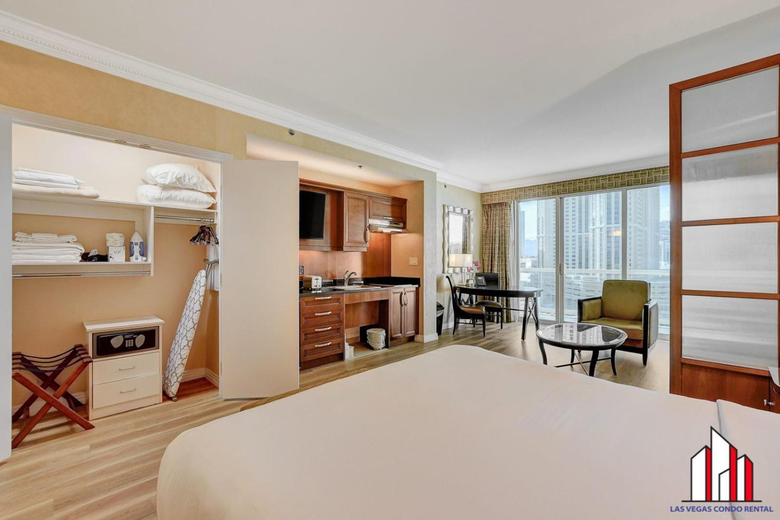 Mgm Signature-07-607 Accessible Strip View Balcony *