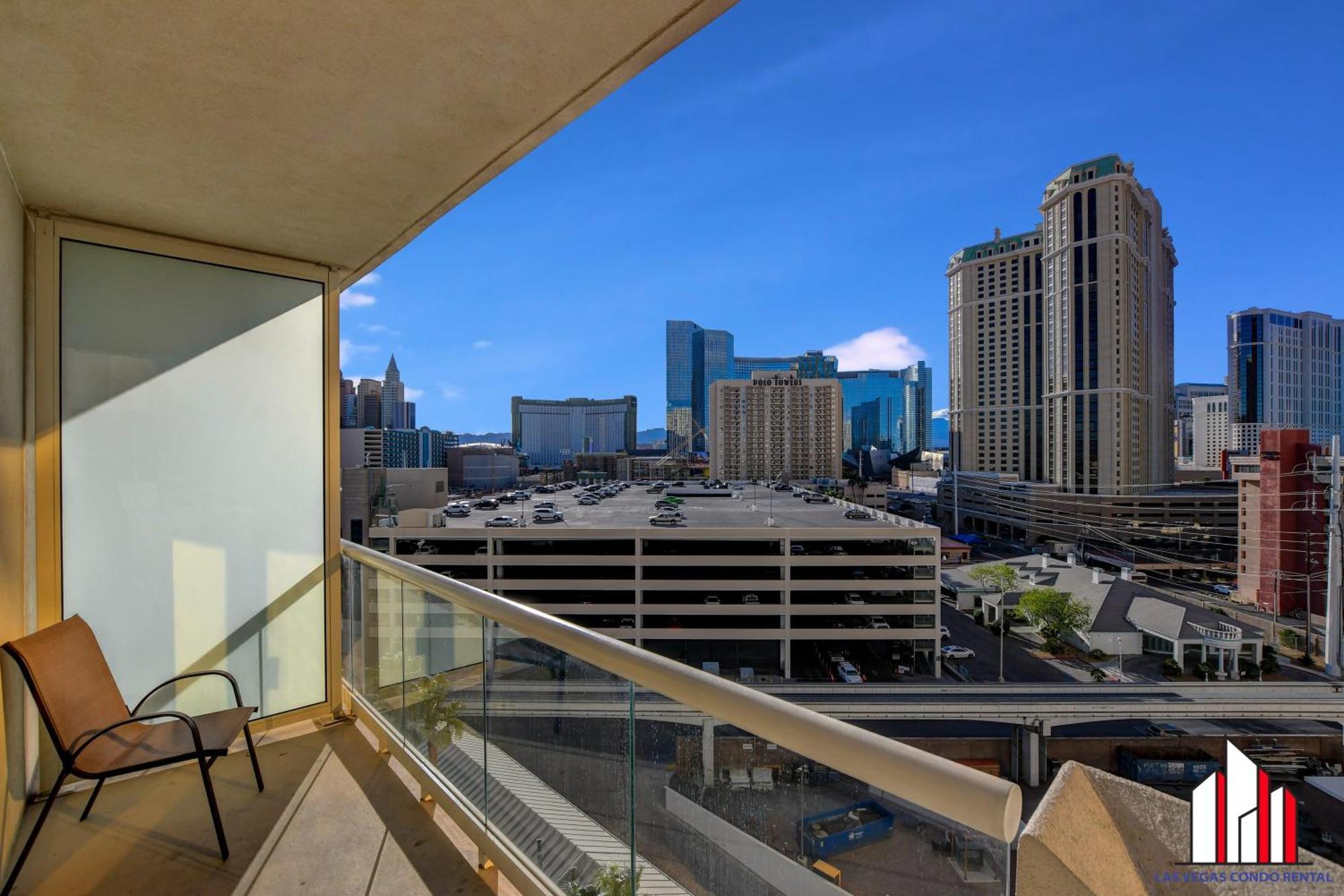 Mgm Signature-07-607 Accessible Strip View Balcony *