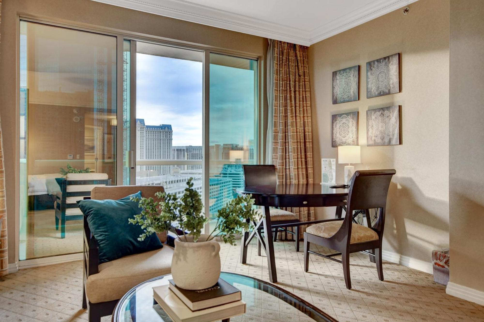 Balcony Strip View * Mgm Signature Tower 3 Las Vegas