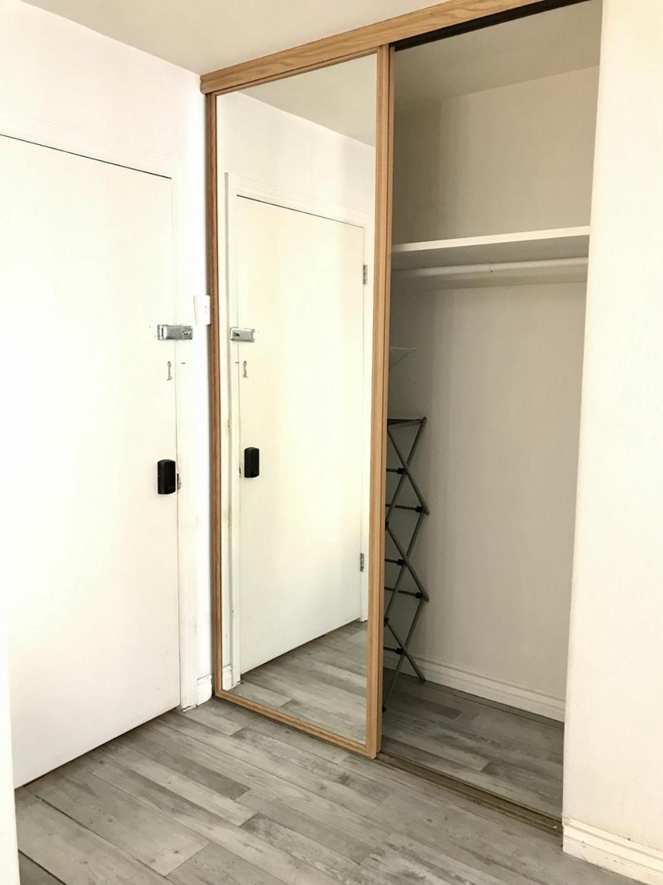 Super Bedroom With Private Bathroom 5 Privatunterkunft *