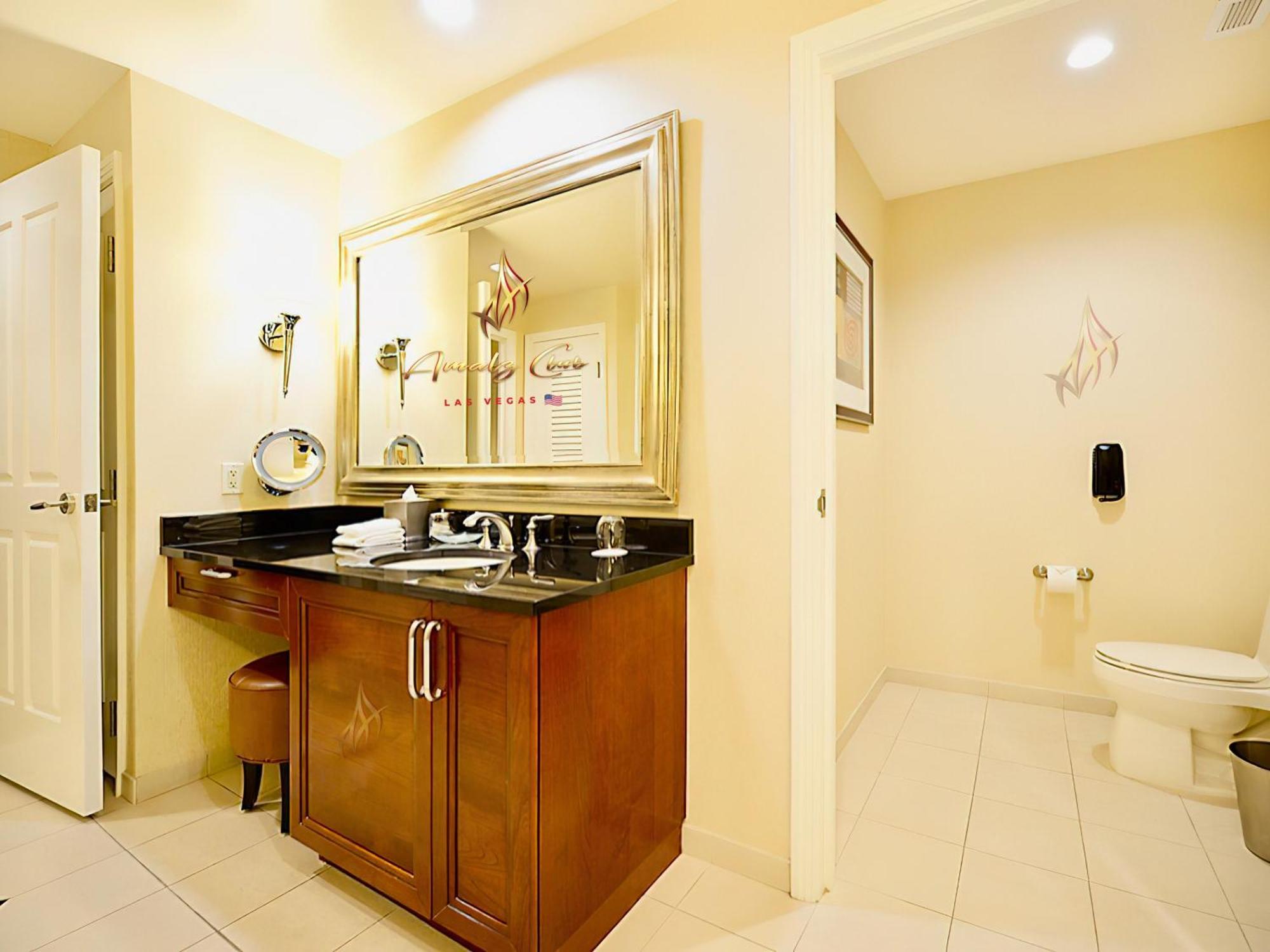 Amalz 2 Bedroom 3 Bathroom Balcony At Mgm Signature ! Vegas