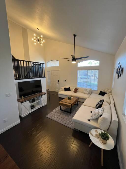 Casahermosa Cozy Getaway ! Holiday home Las Vegas