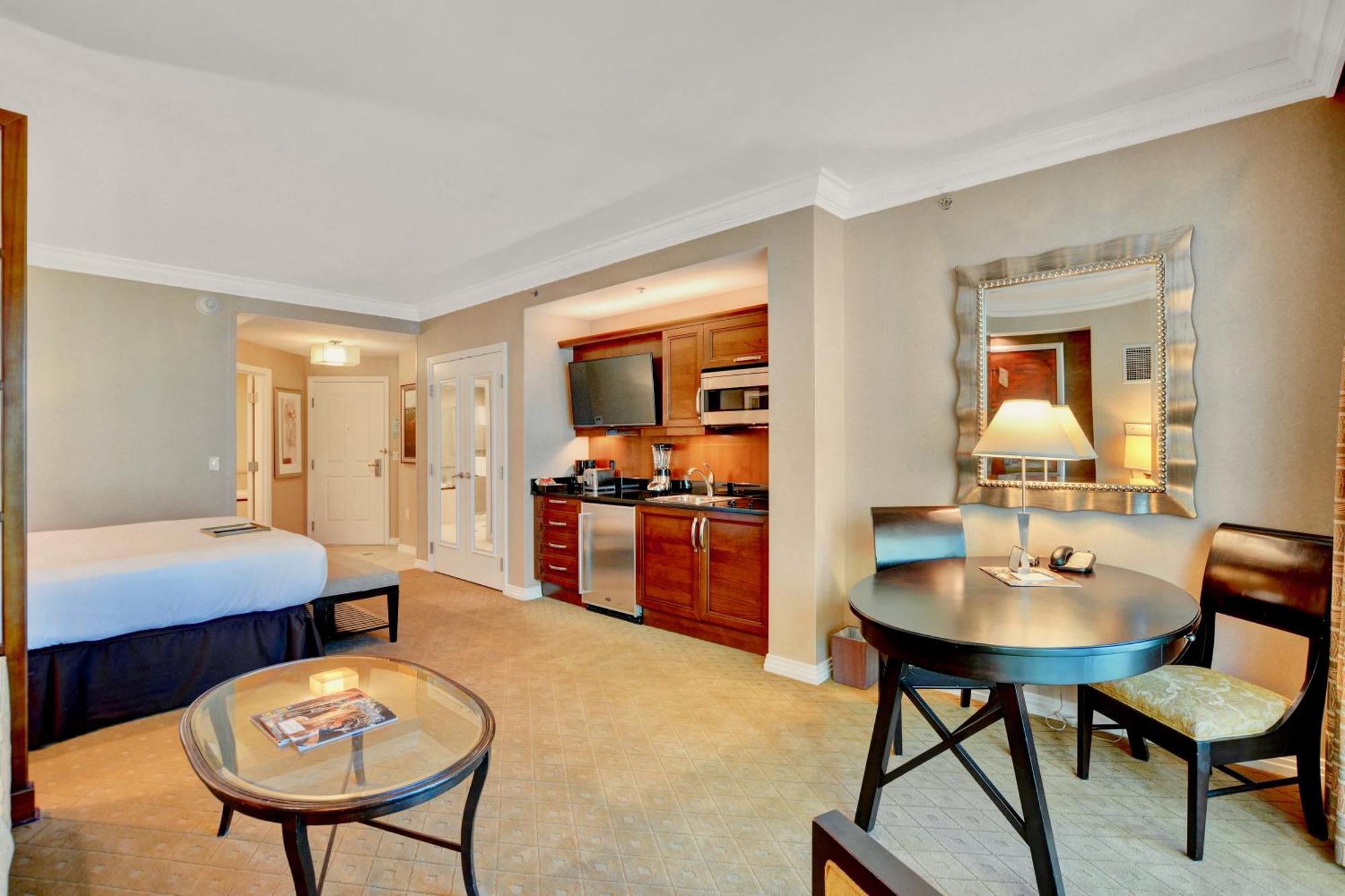 Strip View Balcony Suites - No Fee !