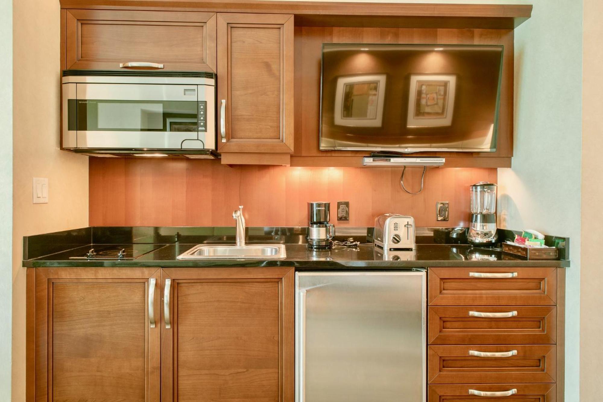 Strip View Balcony Suites - No Fee ! Apartment Las Vegas