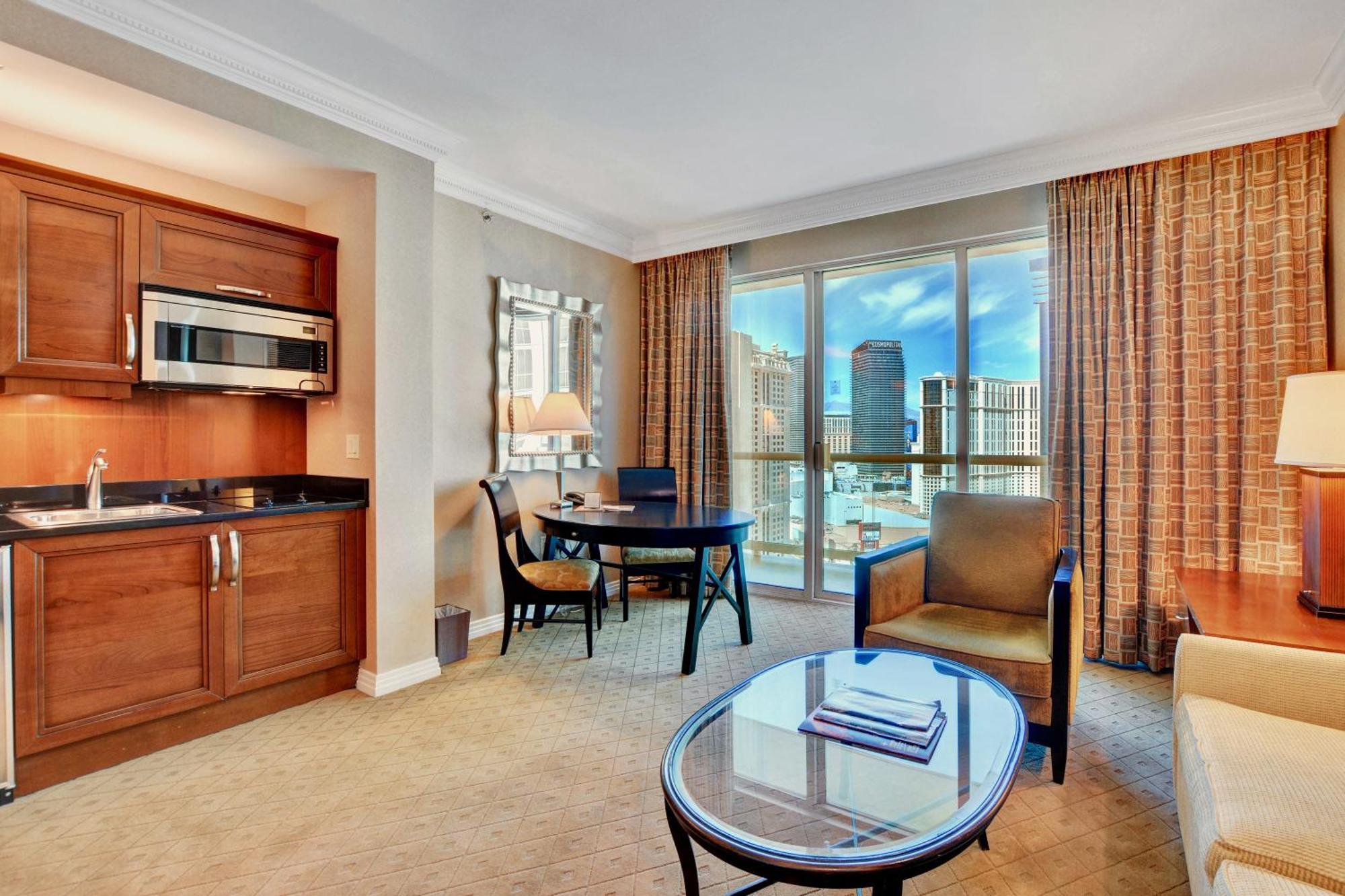 Strip View Balcony Suites - No Fee ! Las Vegas