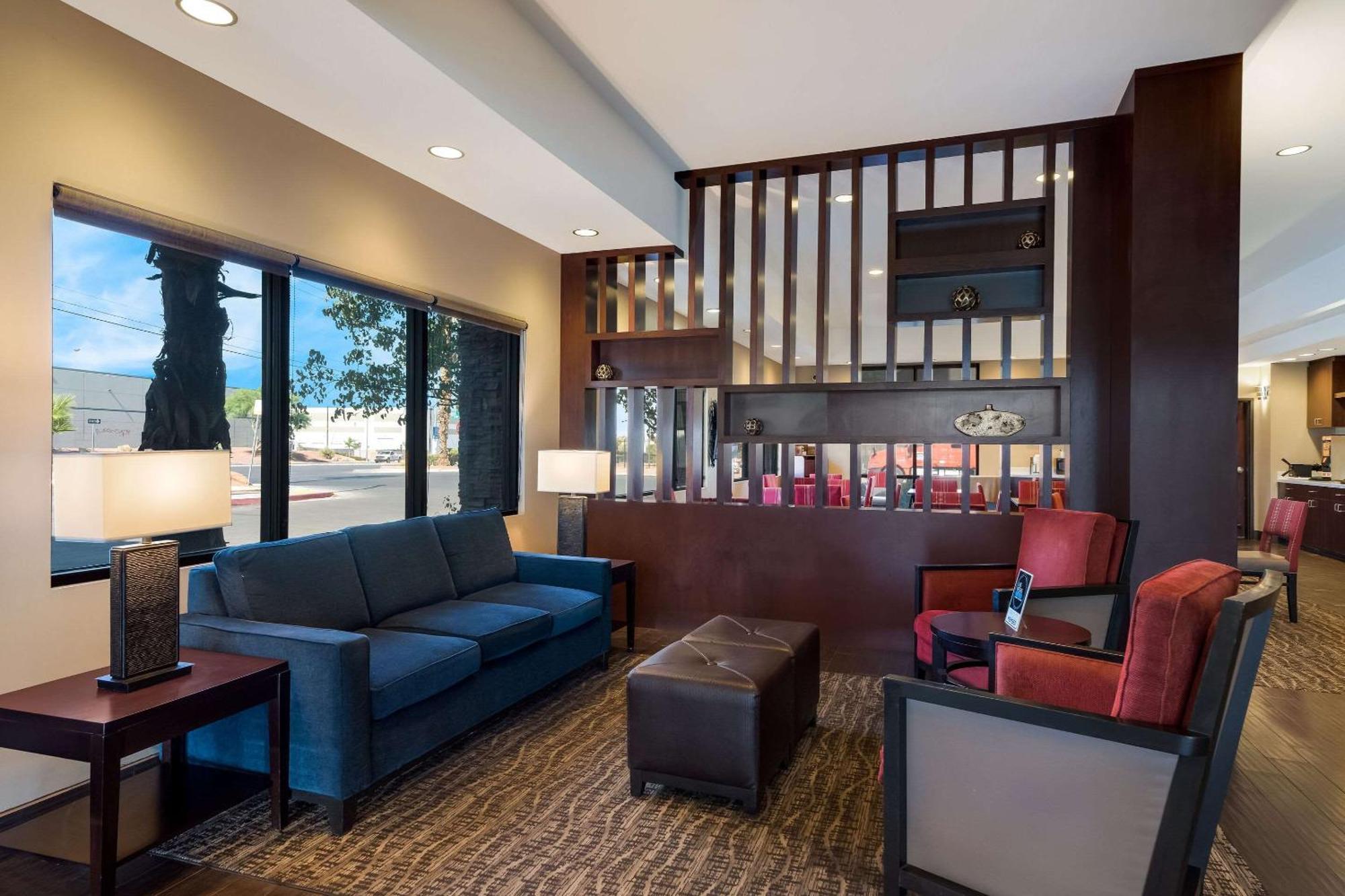 Hotel Comfort & - Nellis