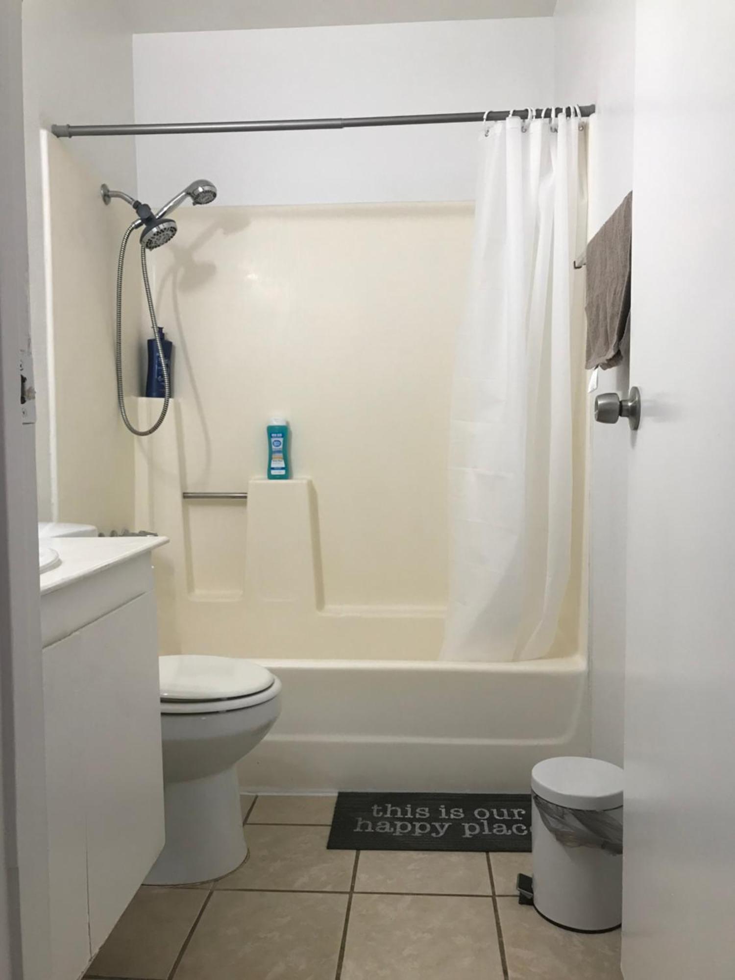 Super 1 Bedroom, Share Bathroom, Kitchen -2 Homestay *