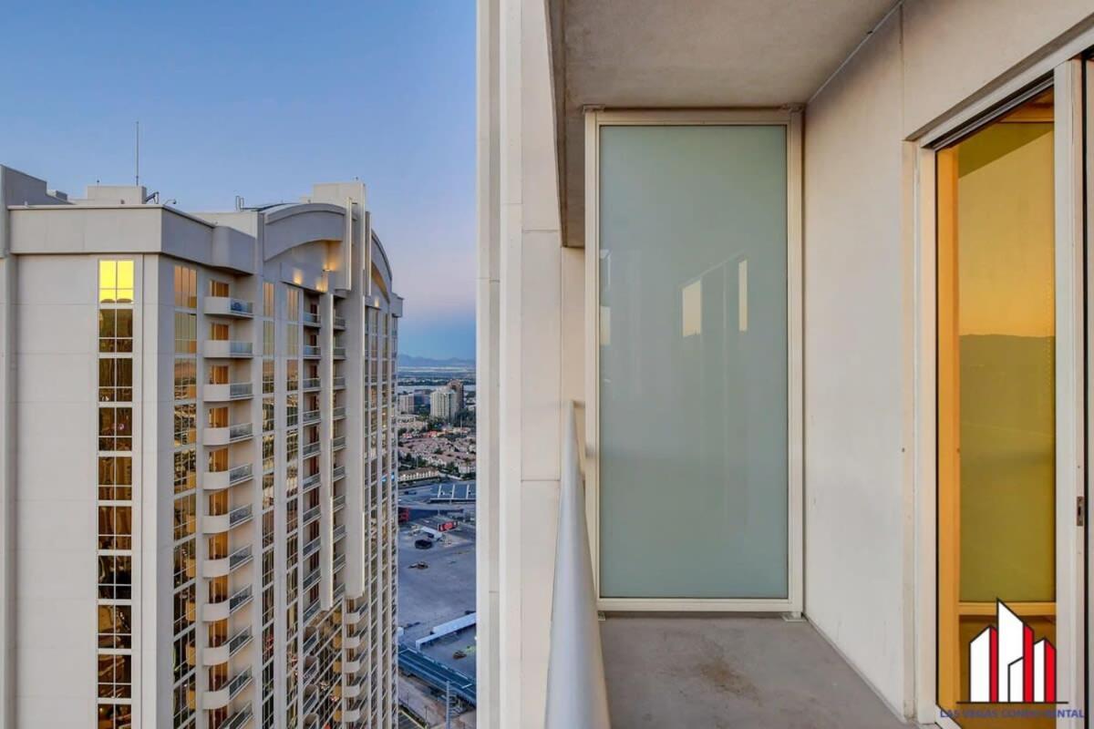 Holiday home Mgm Signature-36-705 F1 Track & Strip View Balcony *