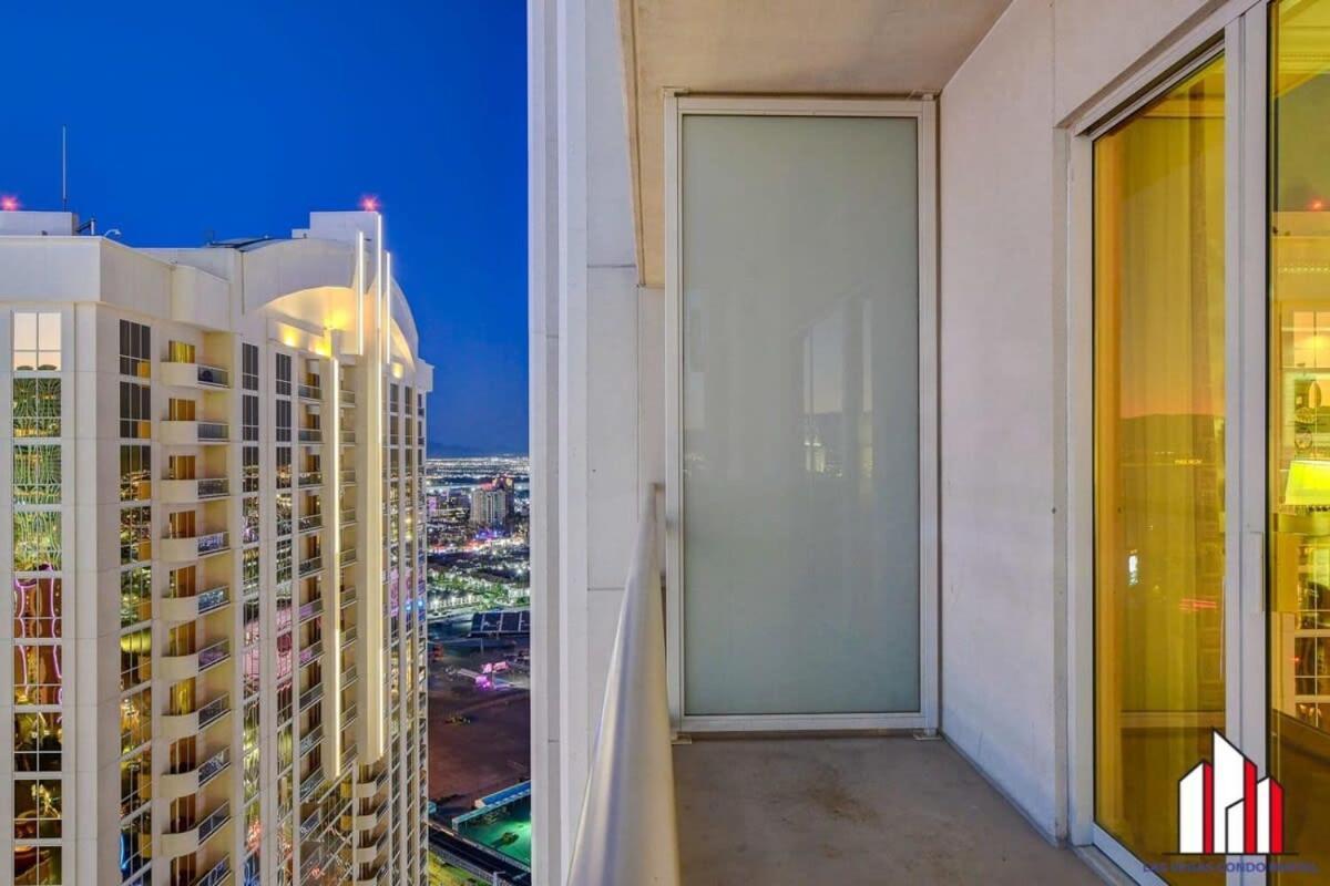 Holiday home Mgm Signature-36-705 F1 Track & Strip View Balcony