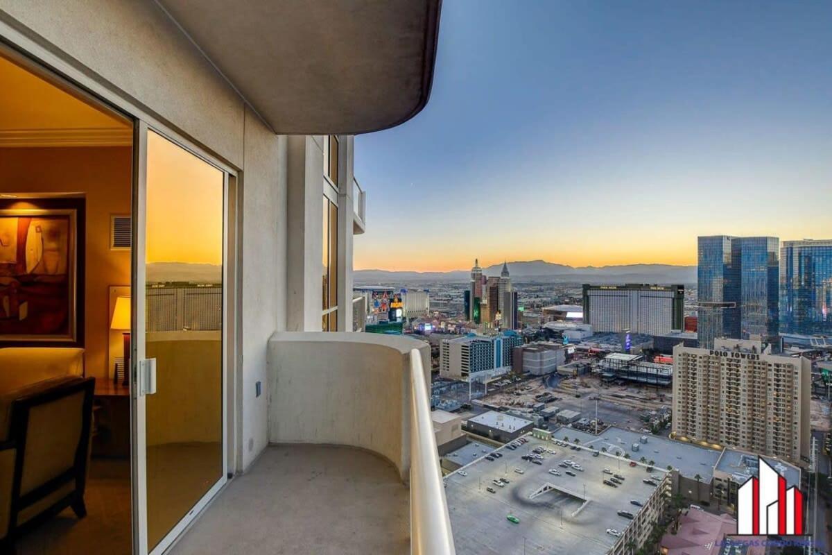 Mgm Signature-36-705 F1 Track & Strip View Balcony Holiday home
