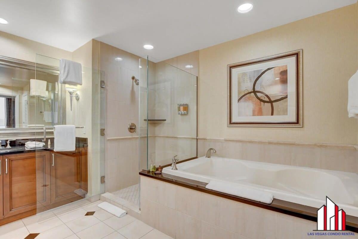 Signature 2br3ba Balcony Combo Units 20-618 And 20