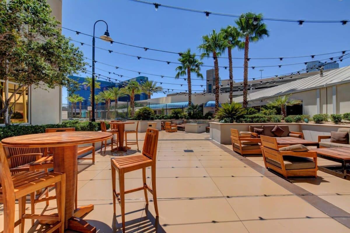 Signature 2br3ba Balcony Combo Units 20-618 And 20 Las Vegas