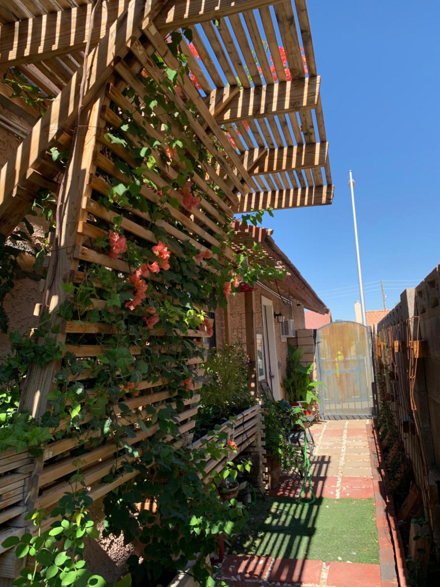 Alloggio in famiglia Hummingbird's Retreat-one Bedroom-private Bath-private Entry Door *