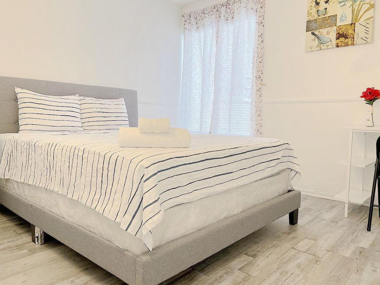 Homestay Super 1 Bedroom, Share Bathroom, Kitchen -2 *