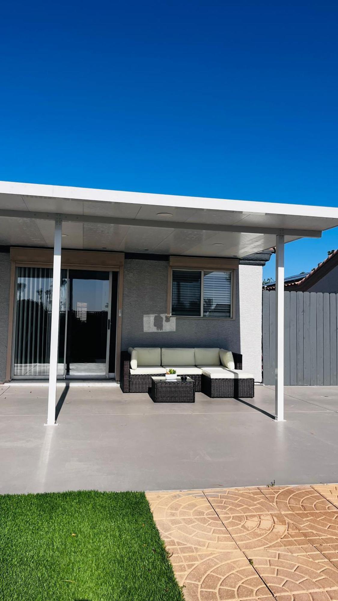 Vintage Whit 3 Bedroom And Billard Table Holiday home Las Vegas