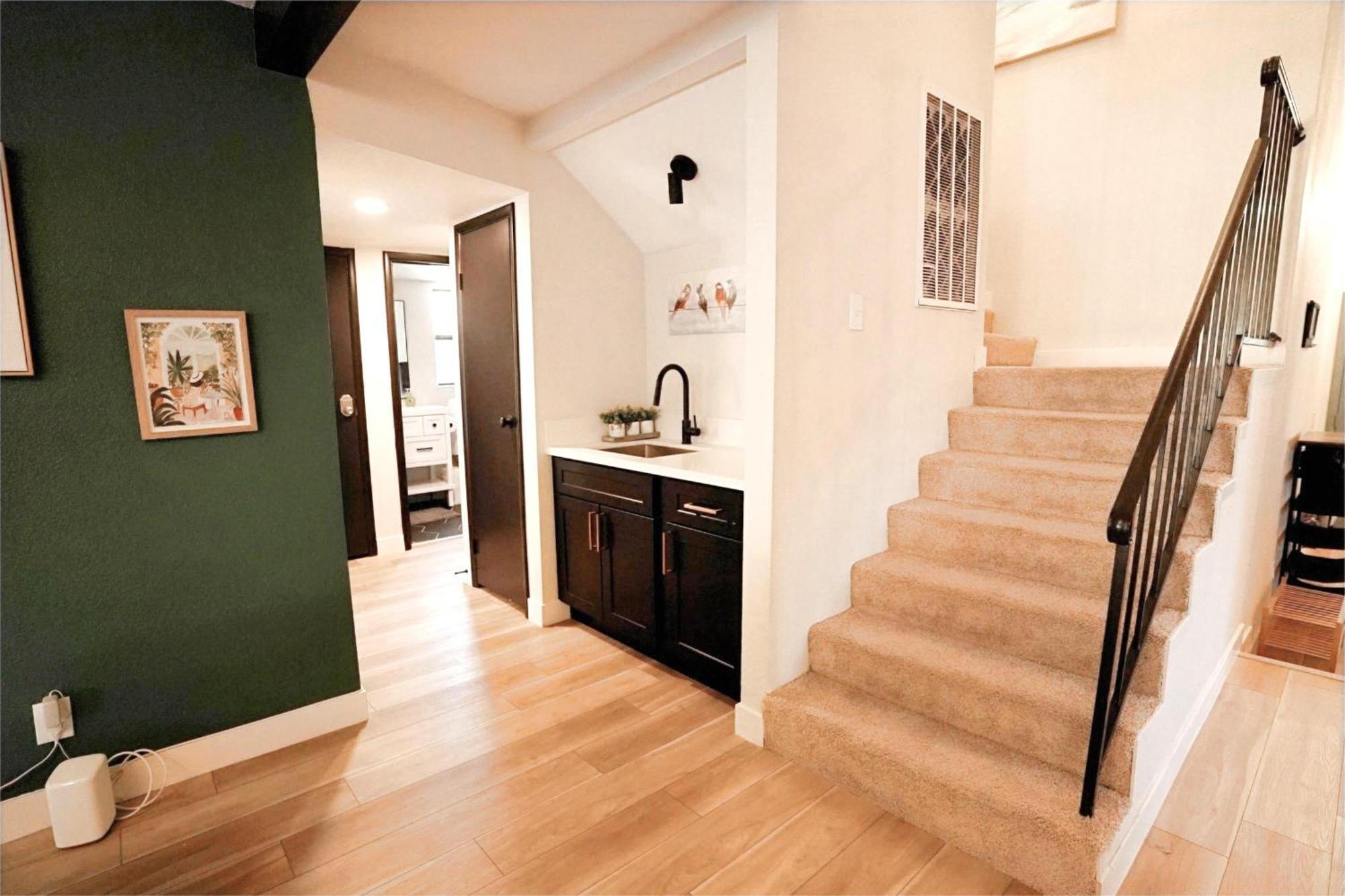 5min To Strip Newly Renovated Luxury With Pool Las Vegas
