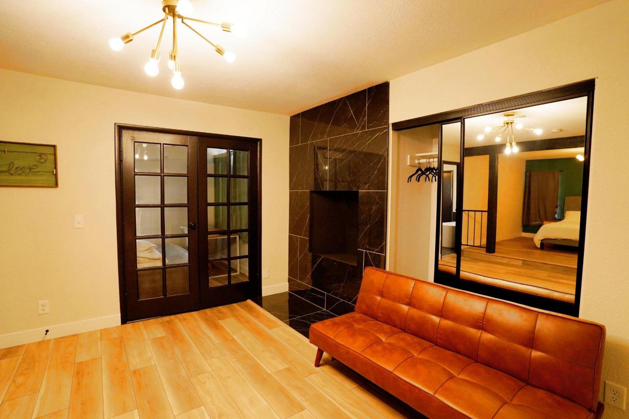 5min To Strip Newly Renovated Luxury With Pool Villa Las Vegas