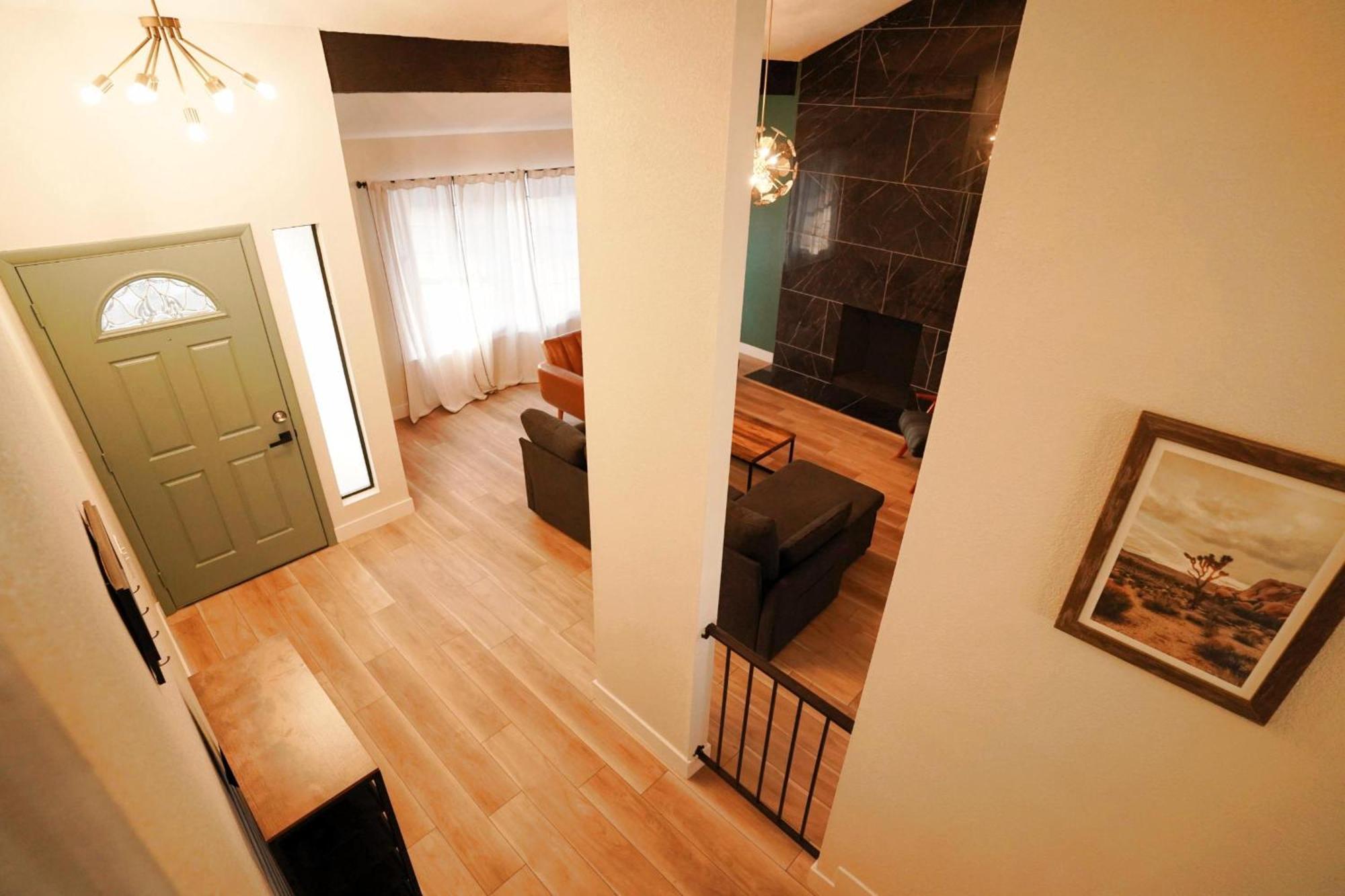 5min To Strip Newly Renovated Luxury With Pool Villa *