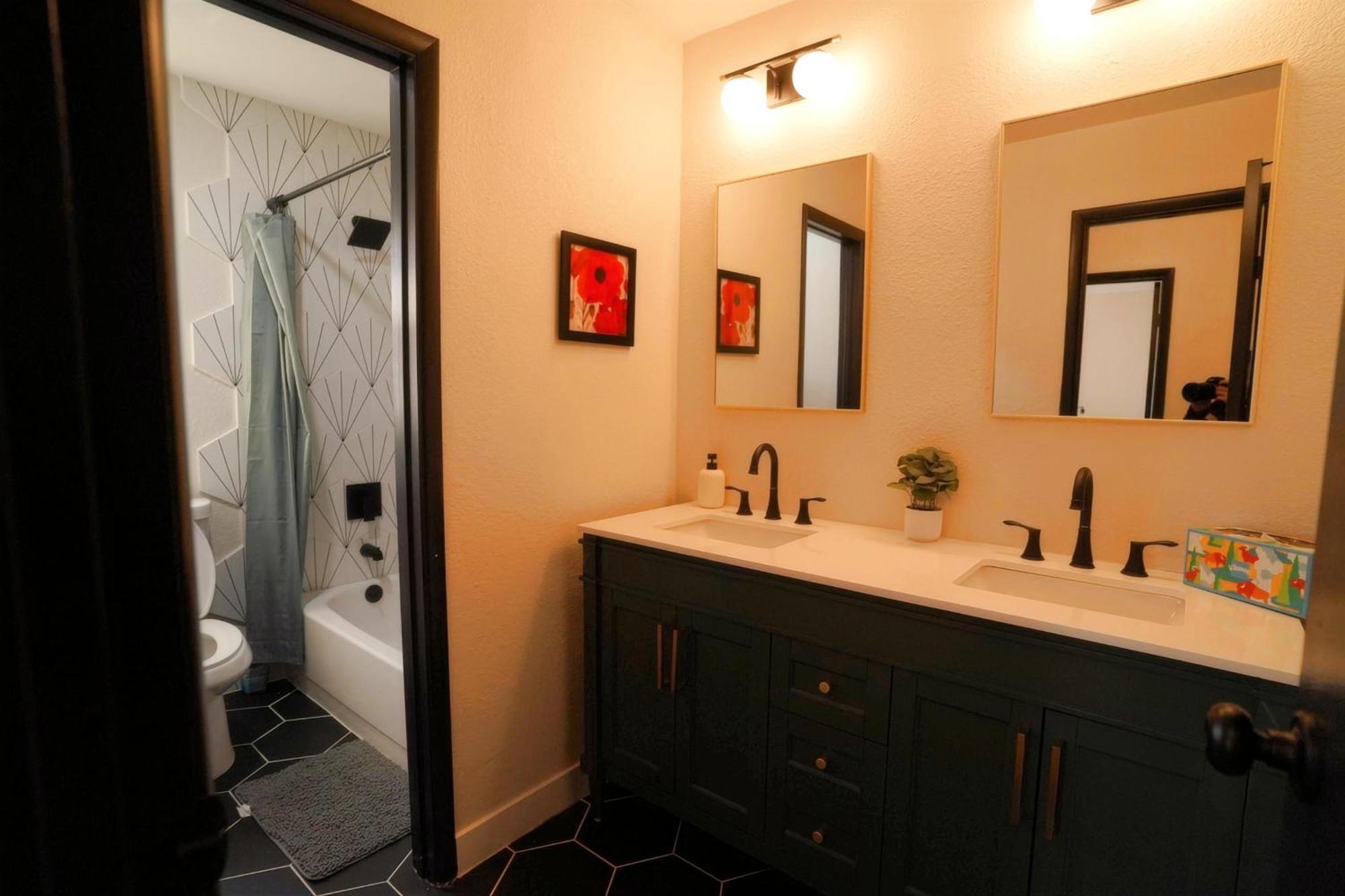 Villa 5min To Strip Newly Renovated Luxury With Pool Las Vegas