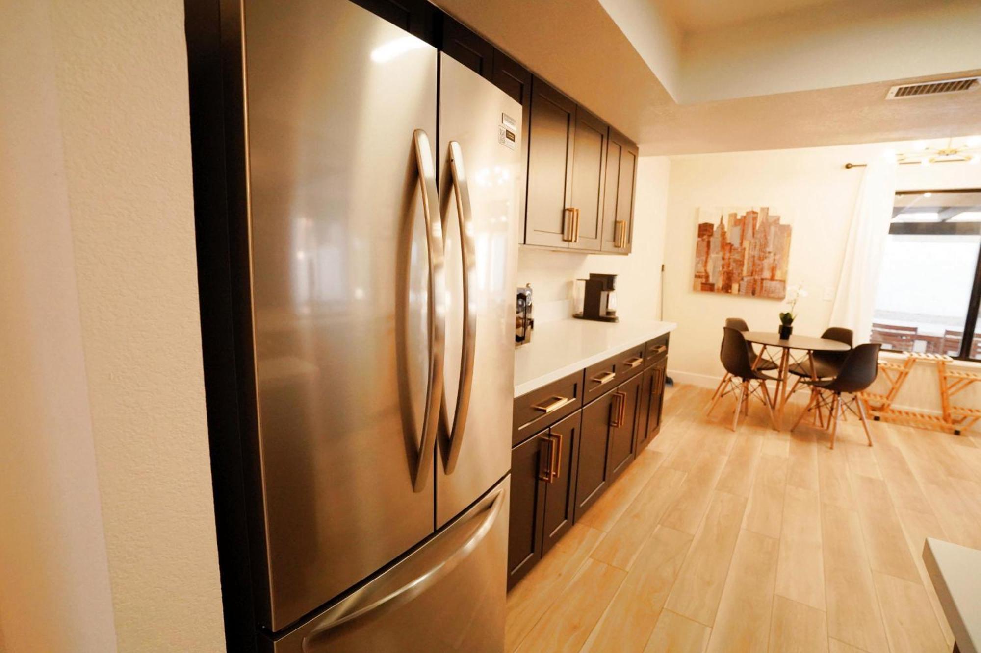 5min To Strip Newly Renovated Luxury With Pool Villa