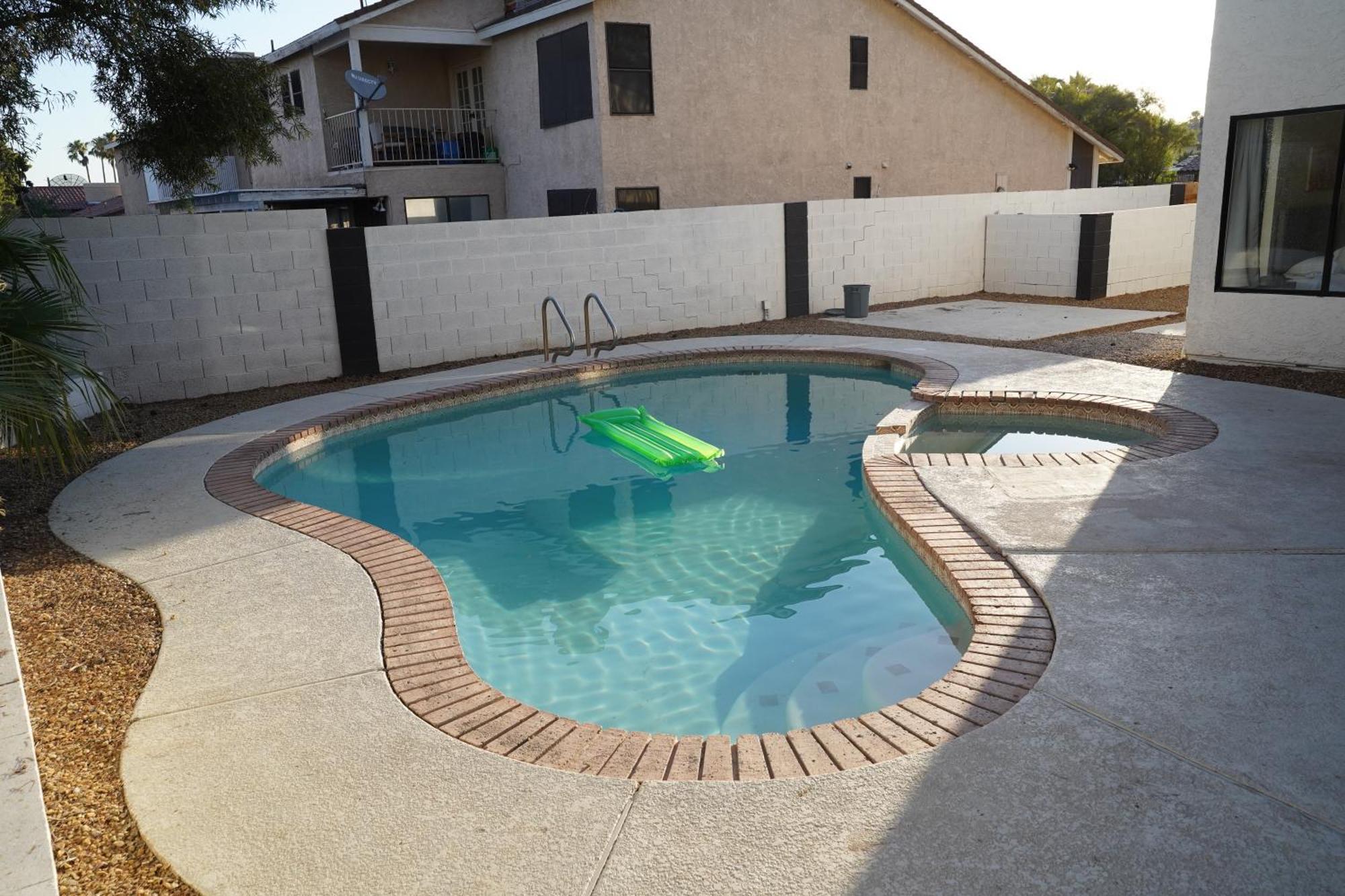 Villa 5min To Strip Newly Renovated Luxury With Pool