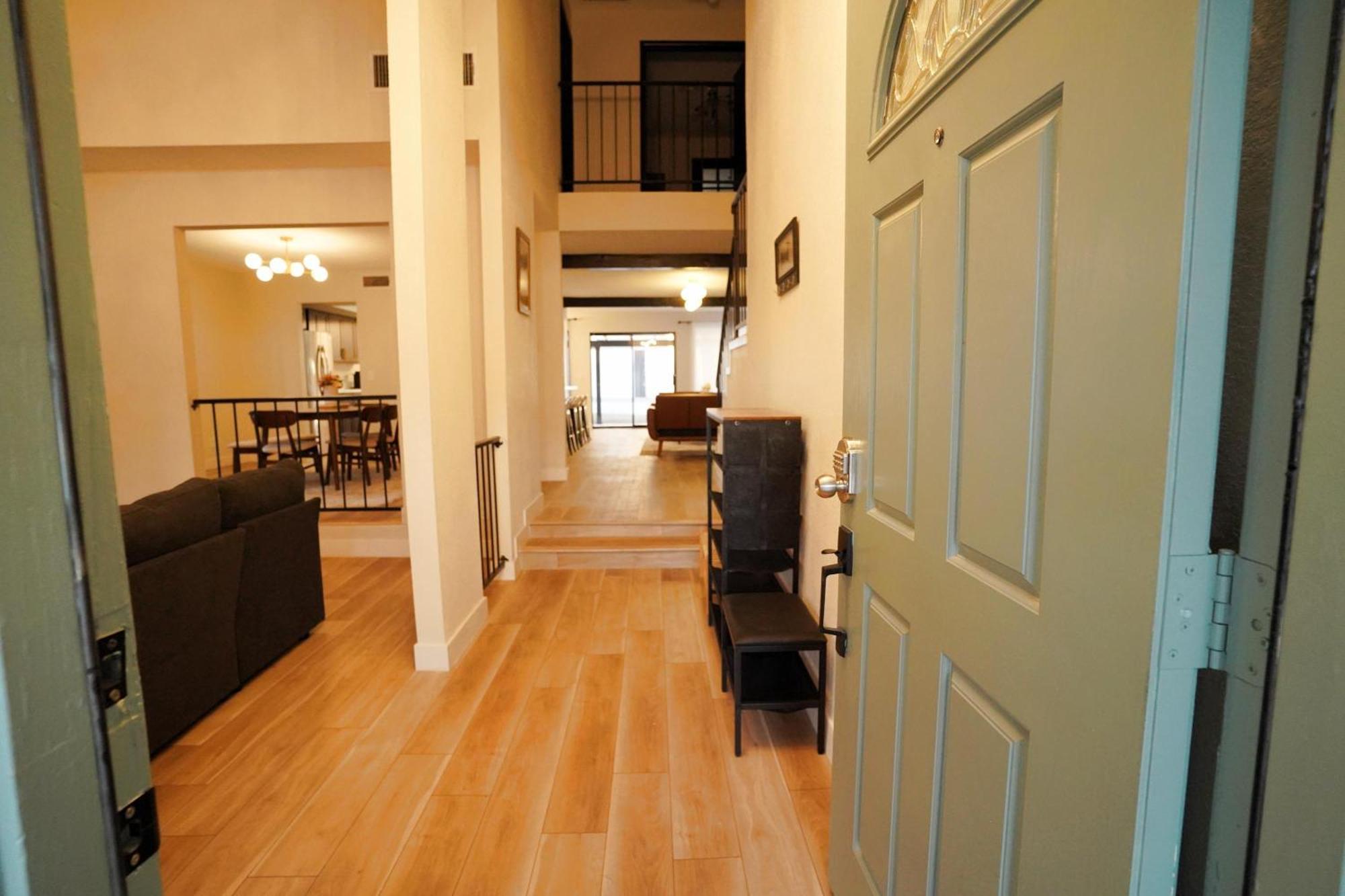5min To Strip Newly Renovated Luxury With Pool Las Vegas