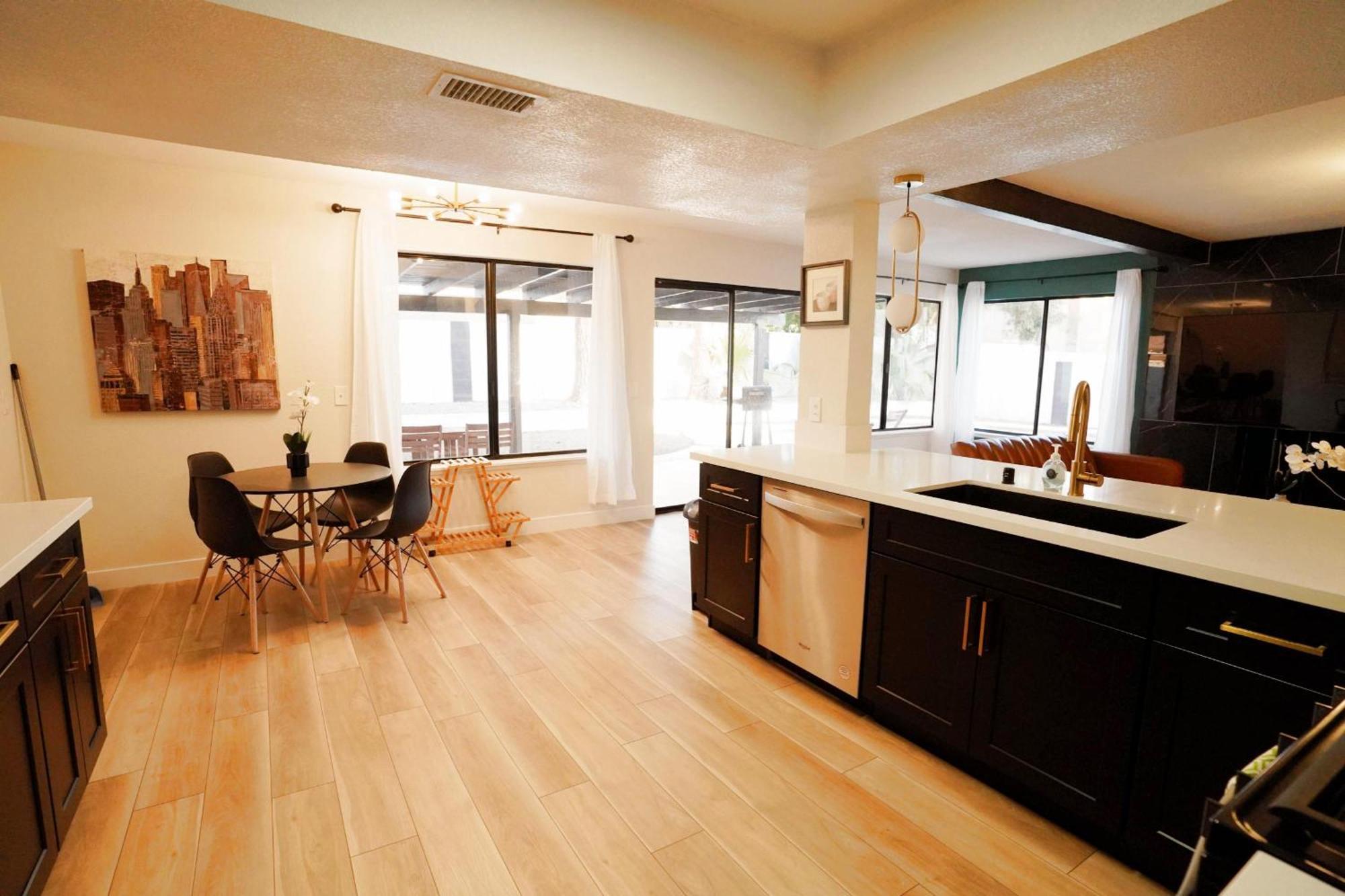 5min To Strip Newly Renovated Luxury With Pool * Las Vegas