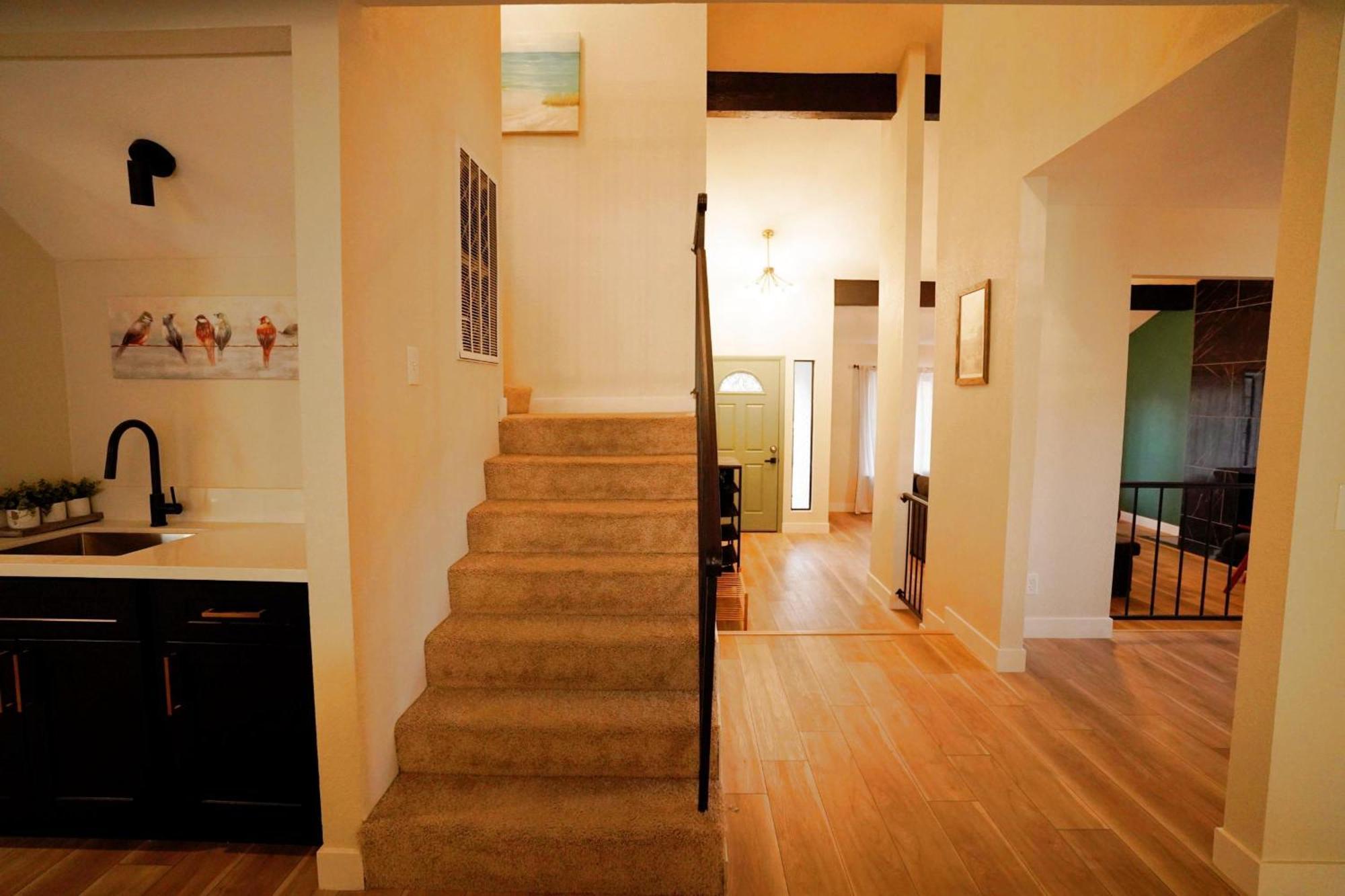 5min To Strip Newly Renovated Luxury With Pool Las Vegas