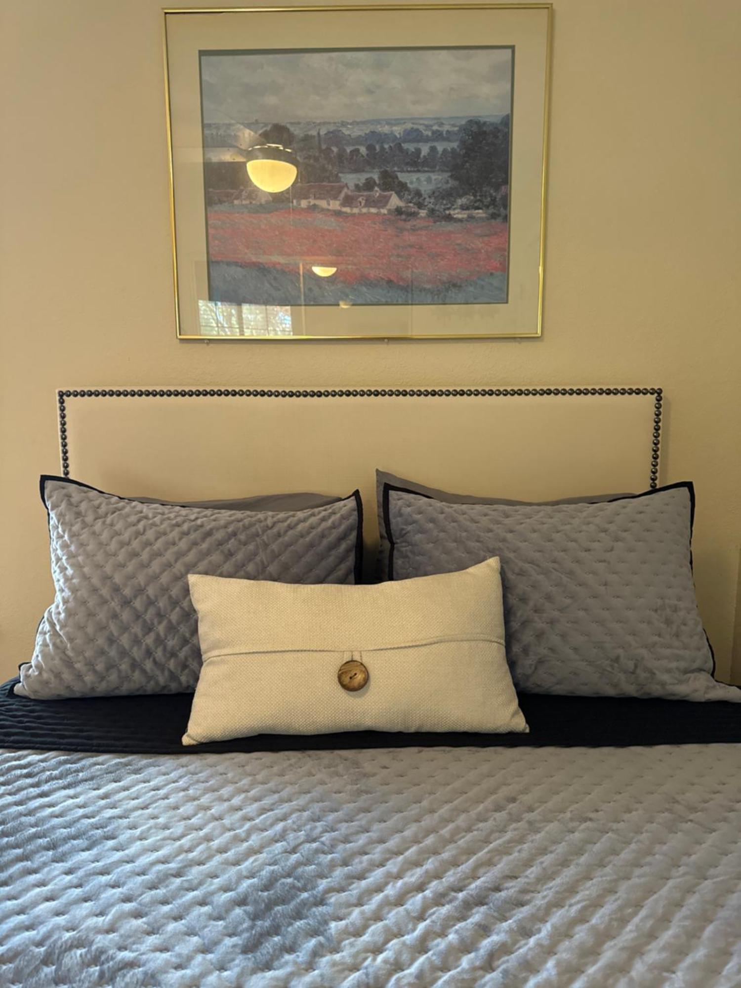Homestay The Monet- One Bedroom With A Private Entrance - Shared Bathroom Las Vegas