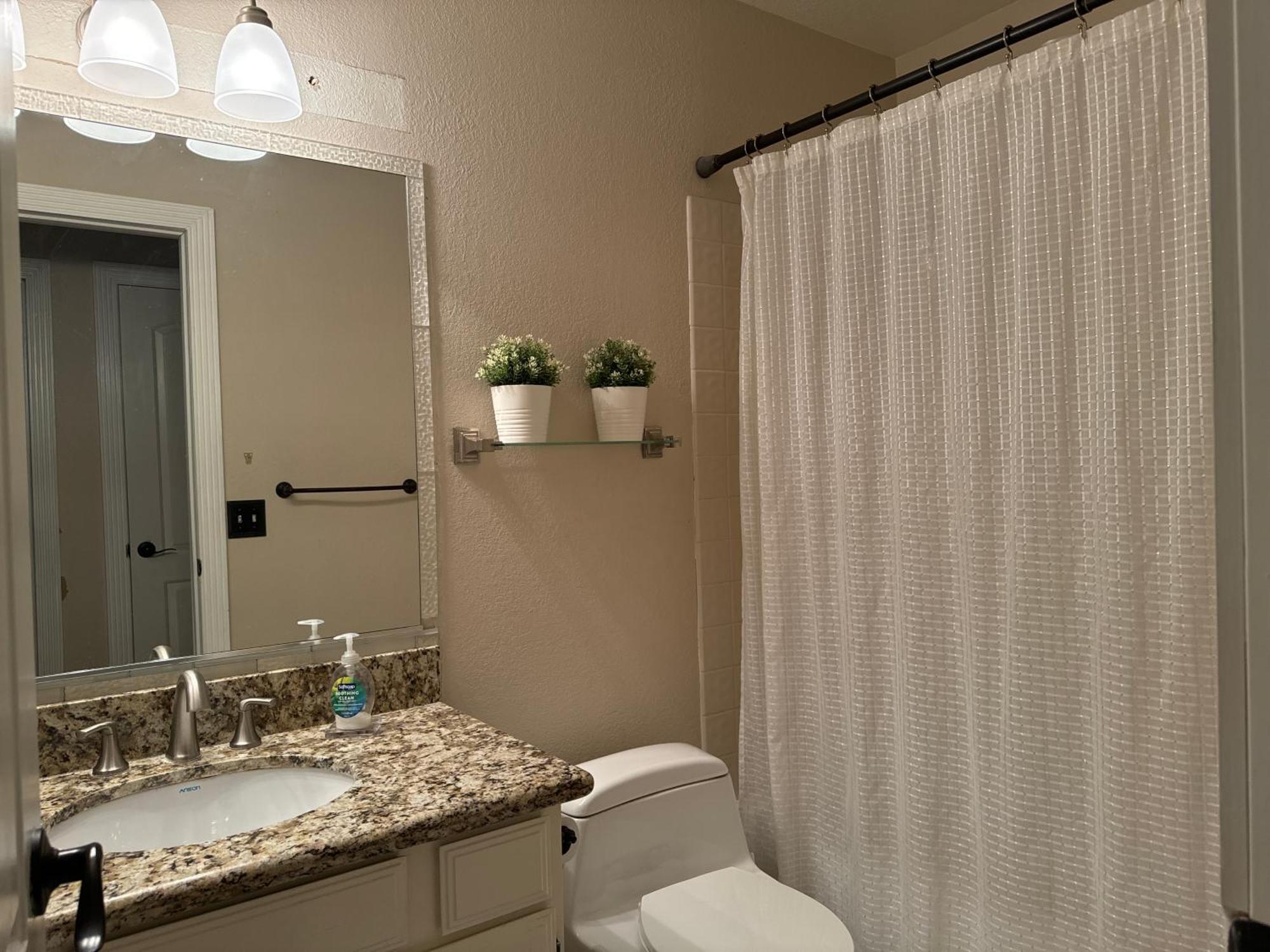 The Monet- One Bedroom With A Private Entrance - Shared Bathroom * Las Vegas