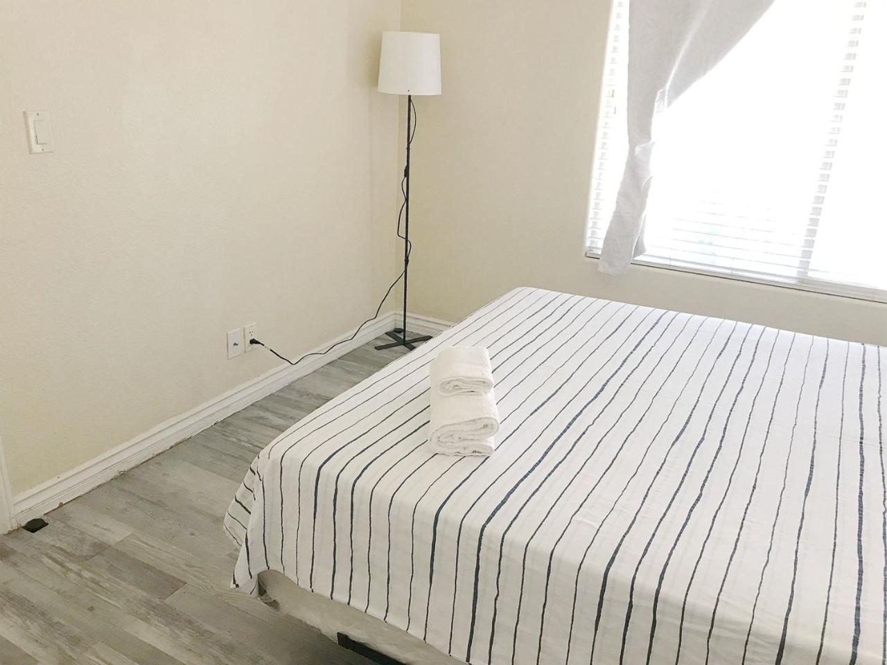 Comfortable Big Bedroom In The House For Rent-03 Séjour chez l'habitant *