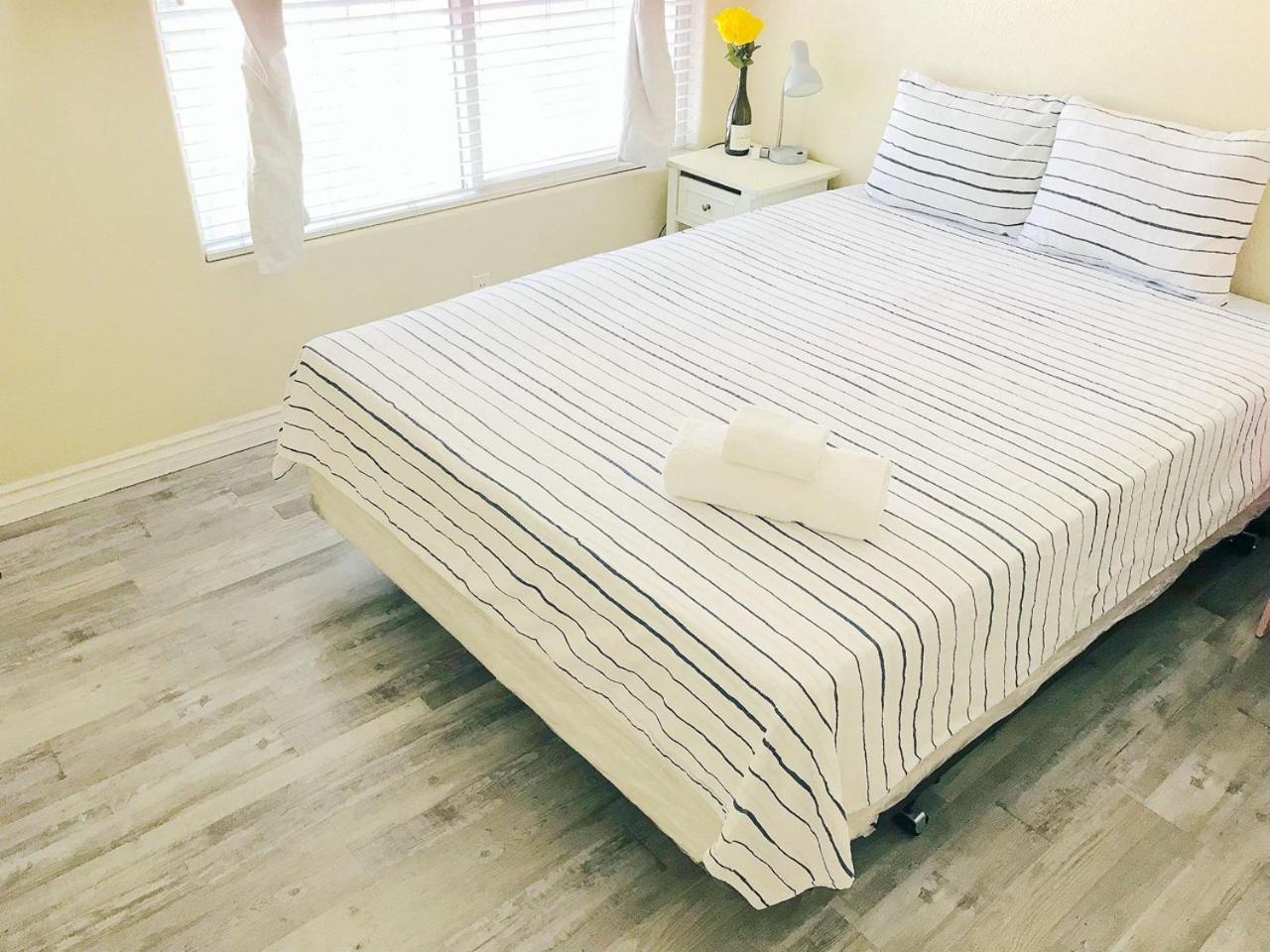 Comfortable Big Bedroom In The House For Rent-03 Séjour chez l'habitant