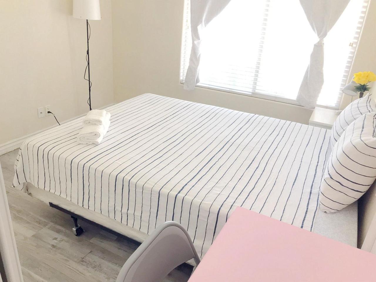 Comfortable Big Bedroom In The House For Rent-03 *