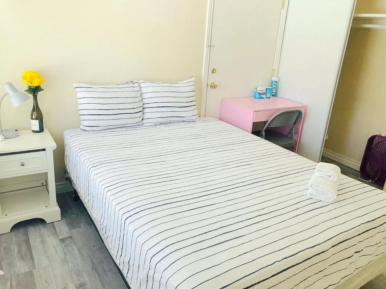 Comfortable Big Bedroom In The House For Rent-03 Las Vegas