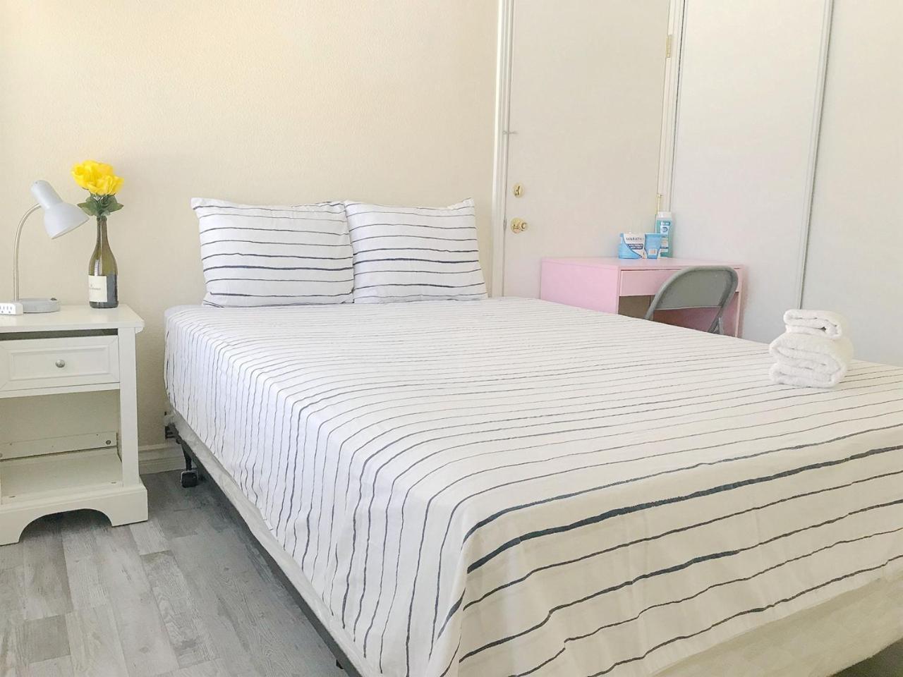 Comfortable Big Bedroom In The House For Rent-03 Las Vegas