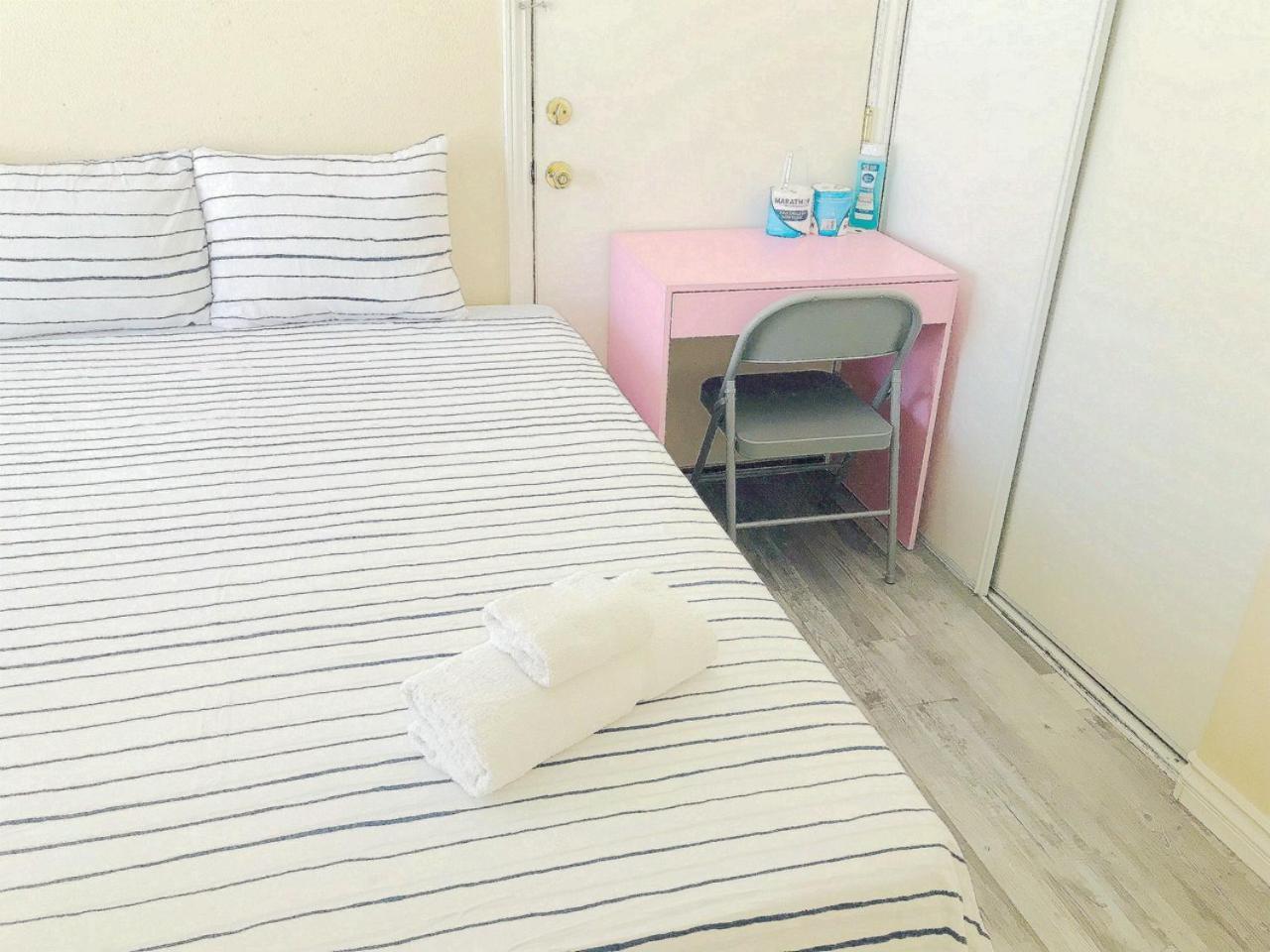 Comfortable Big Bedroom In The House For Rent-03 Séjour chez l'habitant