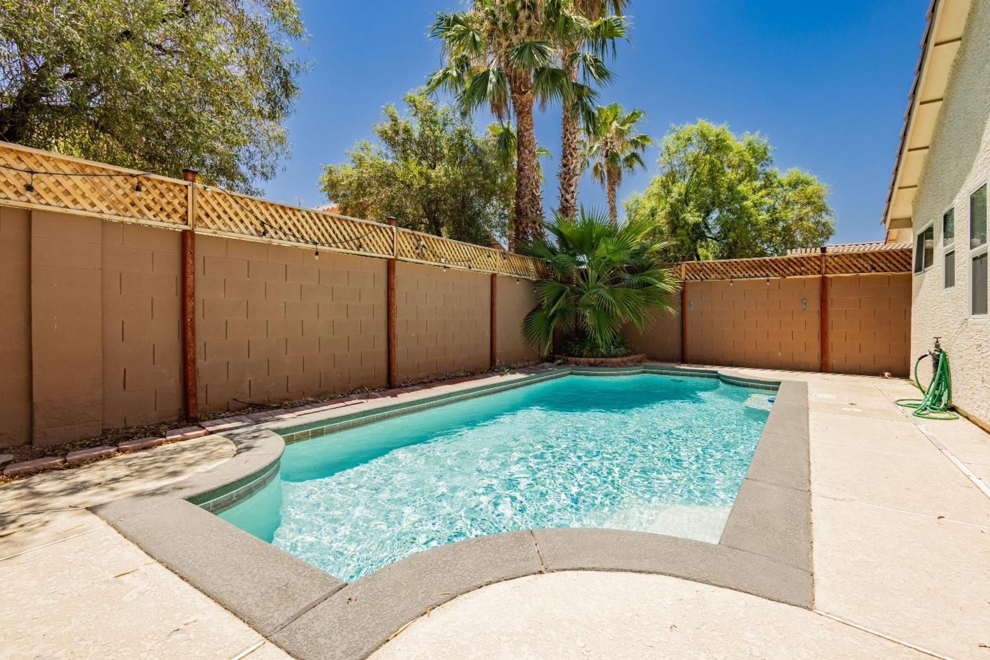 Modern 3br W Pool, Hot Tub, Sleeps 6 * Las Vegas
