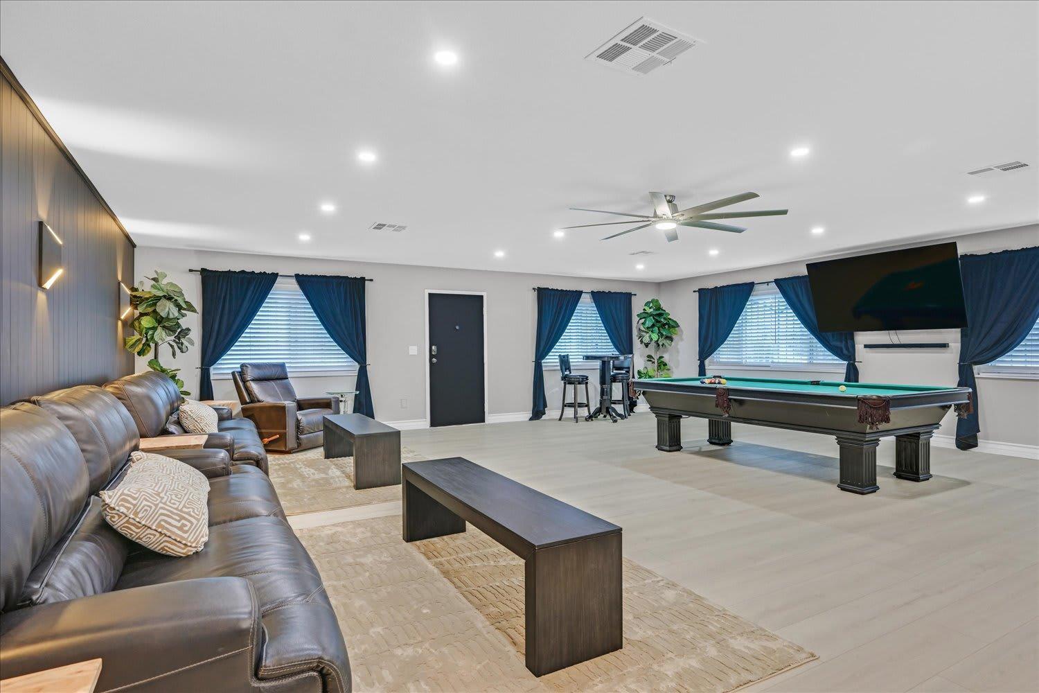 Holiday home High-end 5 Bedroom W Pool, Gym, Hot Tub, Games *