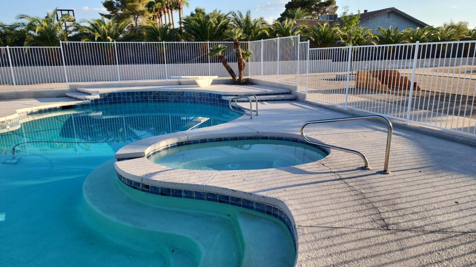 High-end 5 Bedroom W Pool, Gym, Hot Tub, Games Las Vegas